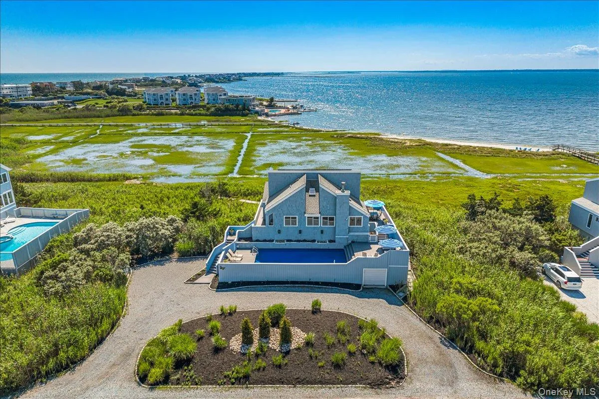 556 Dune Road, Southampton, NY, 4 Bedrooms Bedrooms, 14 Rooms Rooms,3 BathroomsBathrooms,Residential,For Rent,Dune,0,1024503 556 Dune Road, Southampton, NY, 4 Bedrooms Bedrooms, 14 Rooms Rooms,3 BathroomsBathrooms,Residential,For Rent,Dune,0,1024503