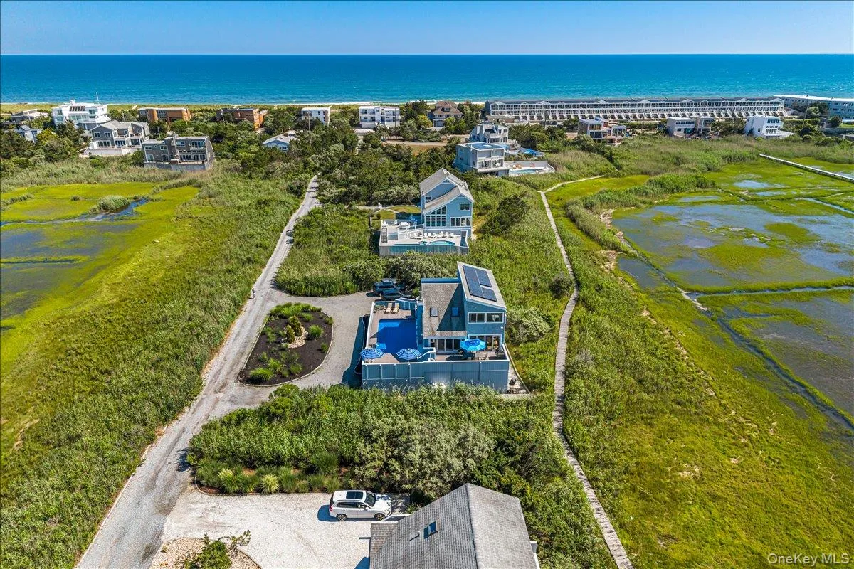 556 Dune Road, Southampton, NY, 4 Bedrooms Bedrooms, 14 Rooms Rooms,3 BathroomsBathrooms,Residential,For Rent,Dune,0,1024503 556 Dune Road, Southampton, NY, 4 Bedrooms Bedrooms, 14 Rooms Rooms,3 BathroomsBathrooms,Residential,For Rent,Dune,0,1024503
