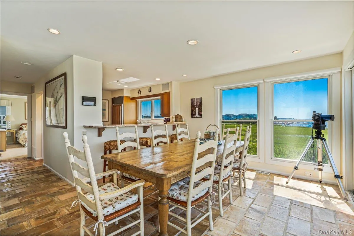 556 Dune Road, Southampton, NY, 4 Bedrooms Bedrooms, 14 Rooms Rooms,3 BathroomsBathrooms,Residential,For Rent,Dune,0,1024503 556 Dune Road, Southampton, NY, 4 Bedrooms Bedrooms, 14 Rooms Rooms,3 BathroomsBathrooms,Residential,For Rent,Dune,0,1024503