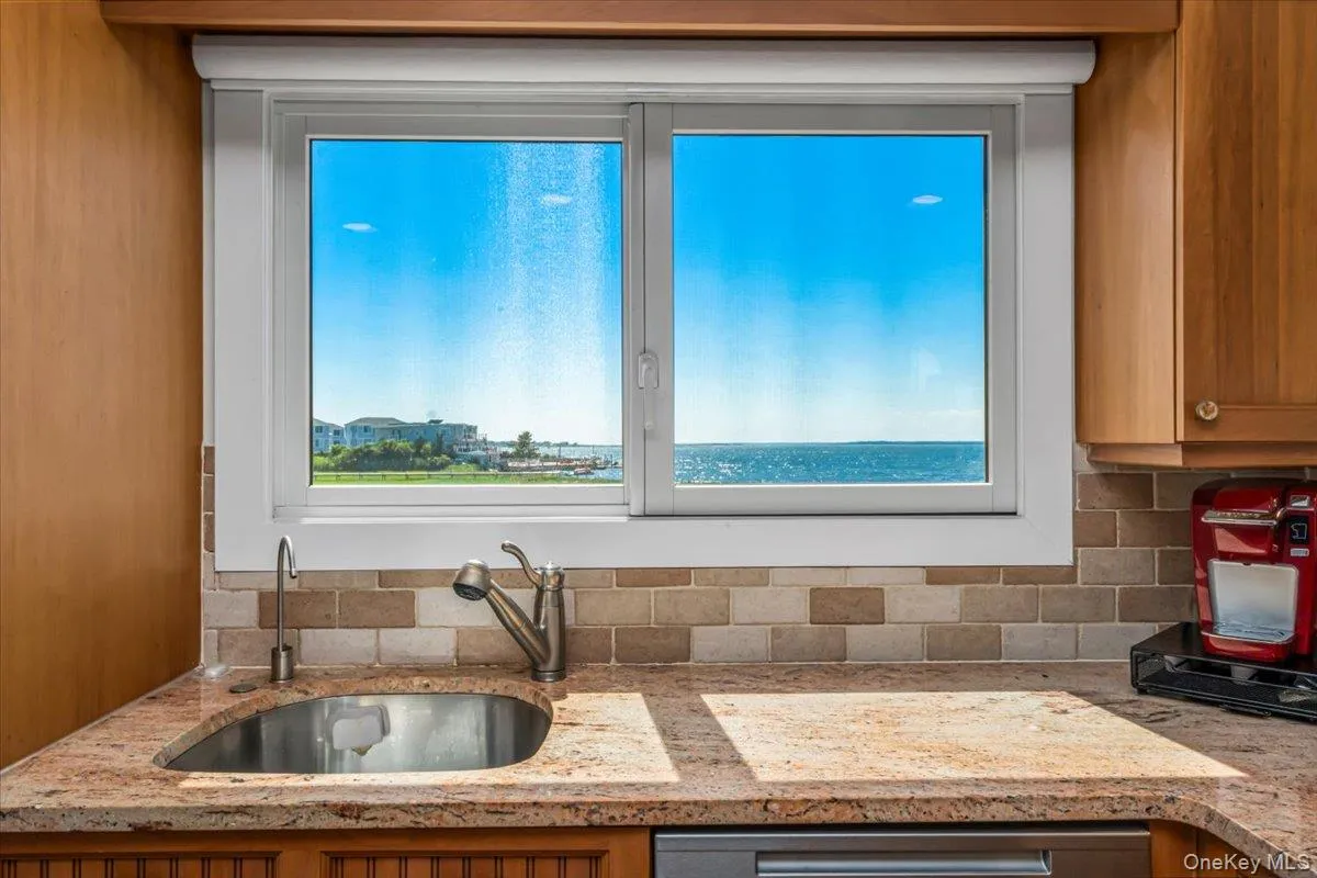 556 Dune Road, Southampton, NY, 4 Bedrooms Bedrooms, 14 Rooms Rooms,3 BathroomsBathrooms,Residential,For Rent,Dune,0,1024503 556 Dune Road, Southampton, NY, 4 Bedrooms Bedrooms, 14 Rooms Rooms,3 BathroomsBathrooms,Residential,For Rent,Dune,0,1024503