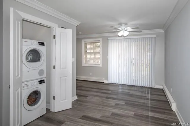 75 Lamplighter Lane, Oyster Bay, NY, 2 Bedrooms Bedrooms, 6 Rooms Rooms,2 BathroomsBathrooms,Residential Lease,For Rent,Lamplighter,0,1024509 75 Lamplighter Lane, Oyster Bay, NY, 2 Bedrooms Bedrooms, 6 Rooms Rooms,2 BathroomsBathrooms,Residential Lease,For Rent,Lamplighter,0,1024509