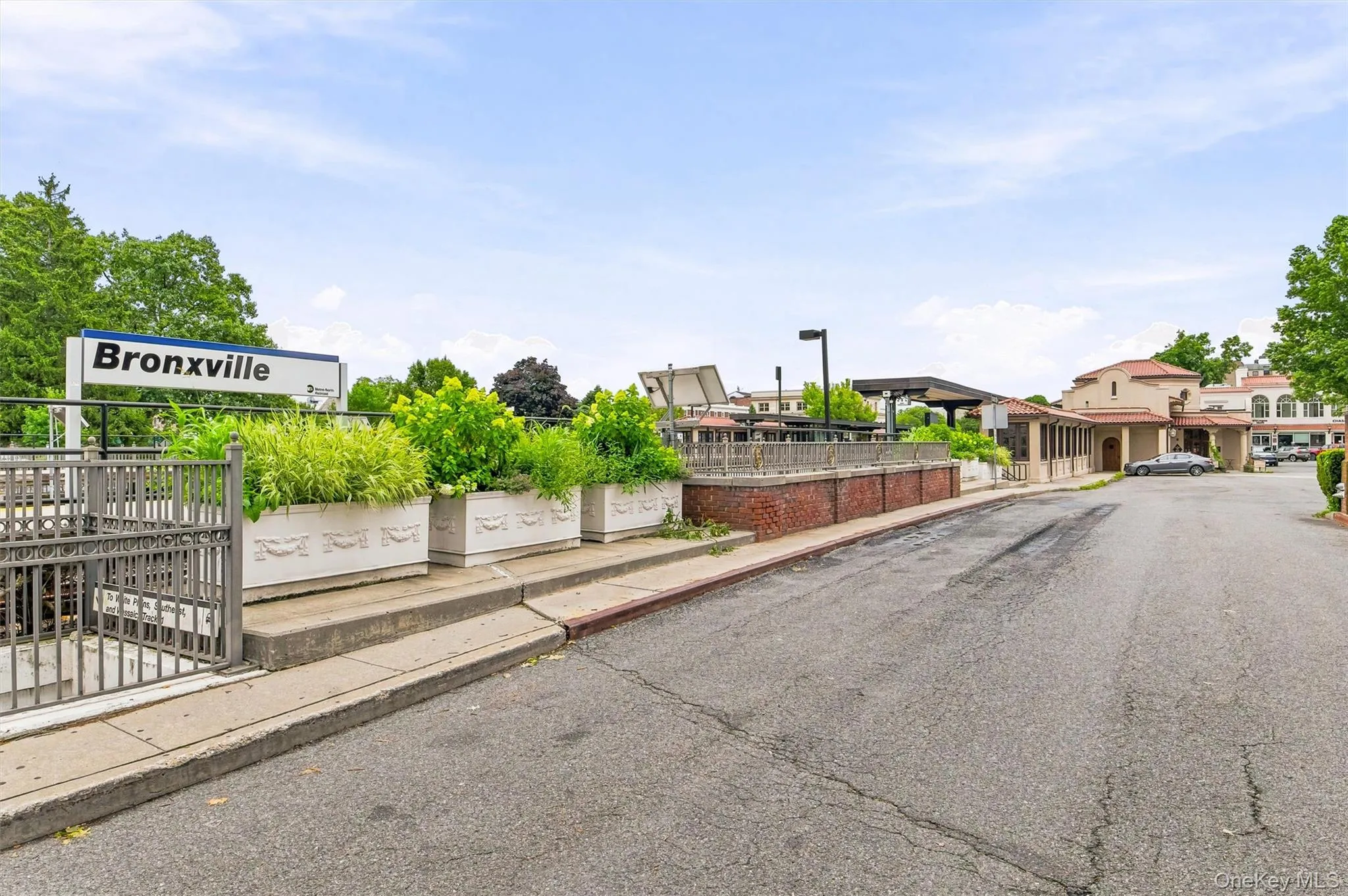 294 Bronxville Road, Yonkers, NY, 2 Bedrooms Bedrooms, 5 Rooms Rooms,1 BathroomBathrooms,Residential,For Rent,Bronxville,0,1024510 294 Bronxville Road, Yonkers, NY, 2 Bedrooms Bedrooms, 5 Rooms Rooms,1 BathroomBathrooms,Residential,For Rent,Bronxville,0,1024510