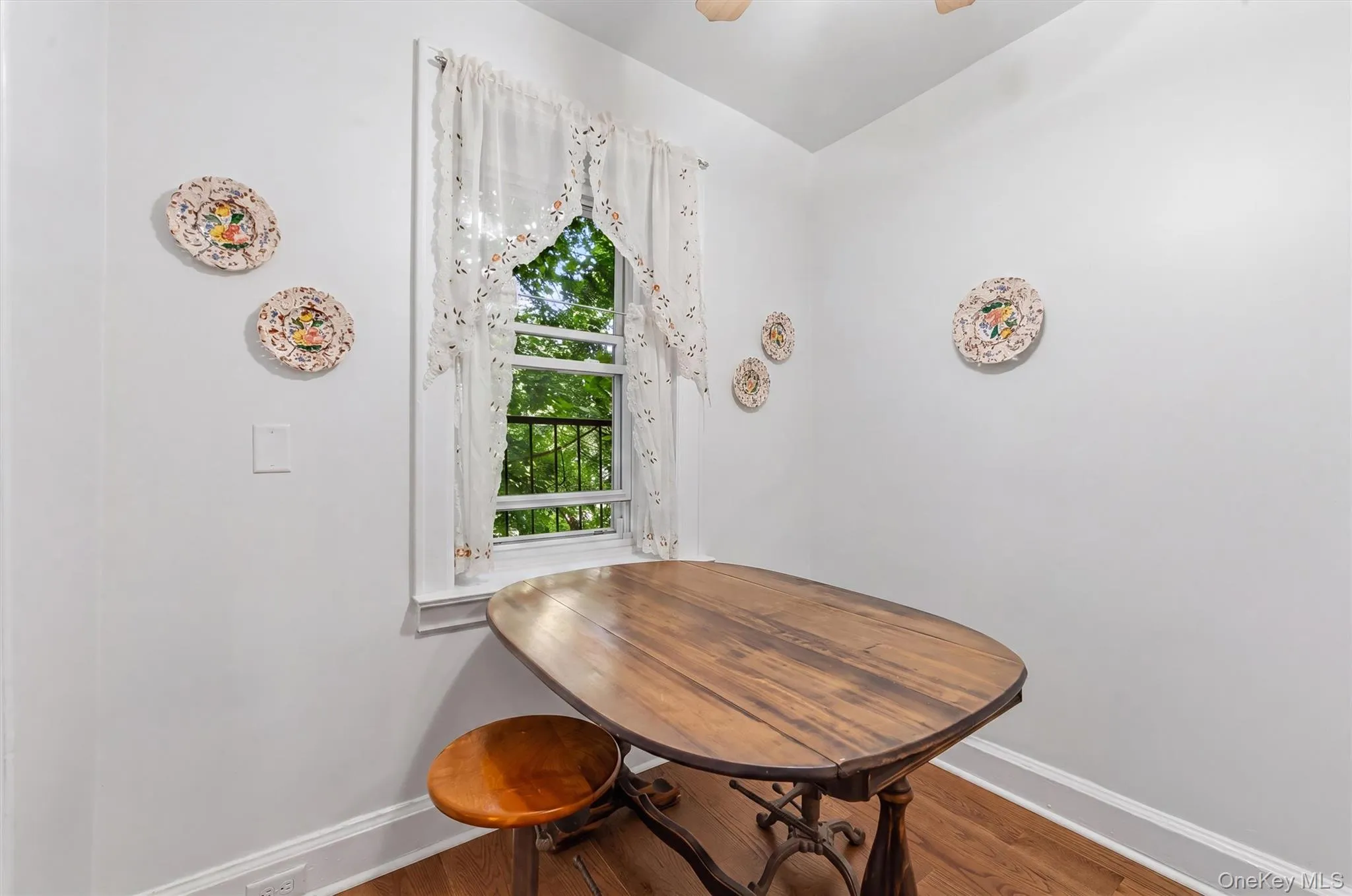 294 Bronxville Road, Yonkers, NY, 2 Bedrooms Bedrooms, 5 Rooms Rooms,1 BathroomBathrooms,Residential,For Rent,Bronxville,0,1024510 294 Bronxville Road, Yonkers, NY, 2 Bedrooms Bedrooms, 5 Rooms Rooms,1 BathroomBathrooms,Residential,For Rent,Bronxville,0,1024510