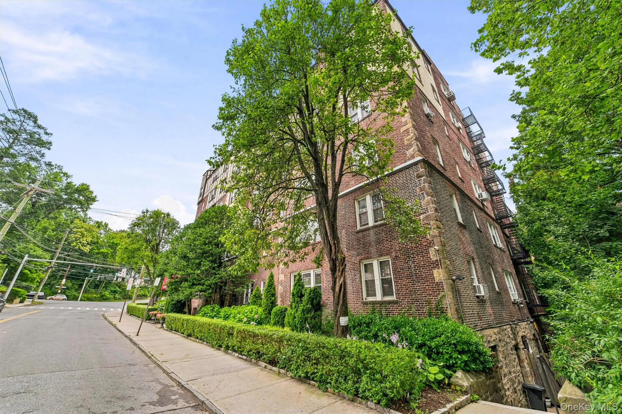 294 Bronxville Road, Yonkers, NY, 2 Bedrooms Bedrooms, 5 Rooms Rooms,1 BathroomBathrooms,Residential,For Rent,Bronxville,0,1024510 294 Bronxville Road, Yonkers, NY, 2 Bedrooms Bedrooms, 5 Rooms Rooms,1 BathroomBathrooms,Residential,For Rent,Bronxville,0,1024510