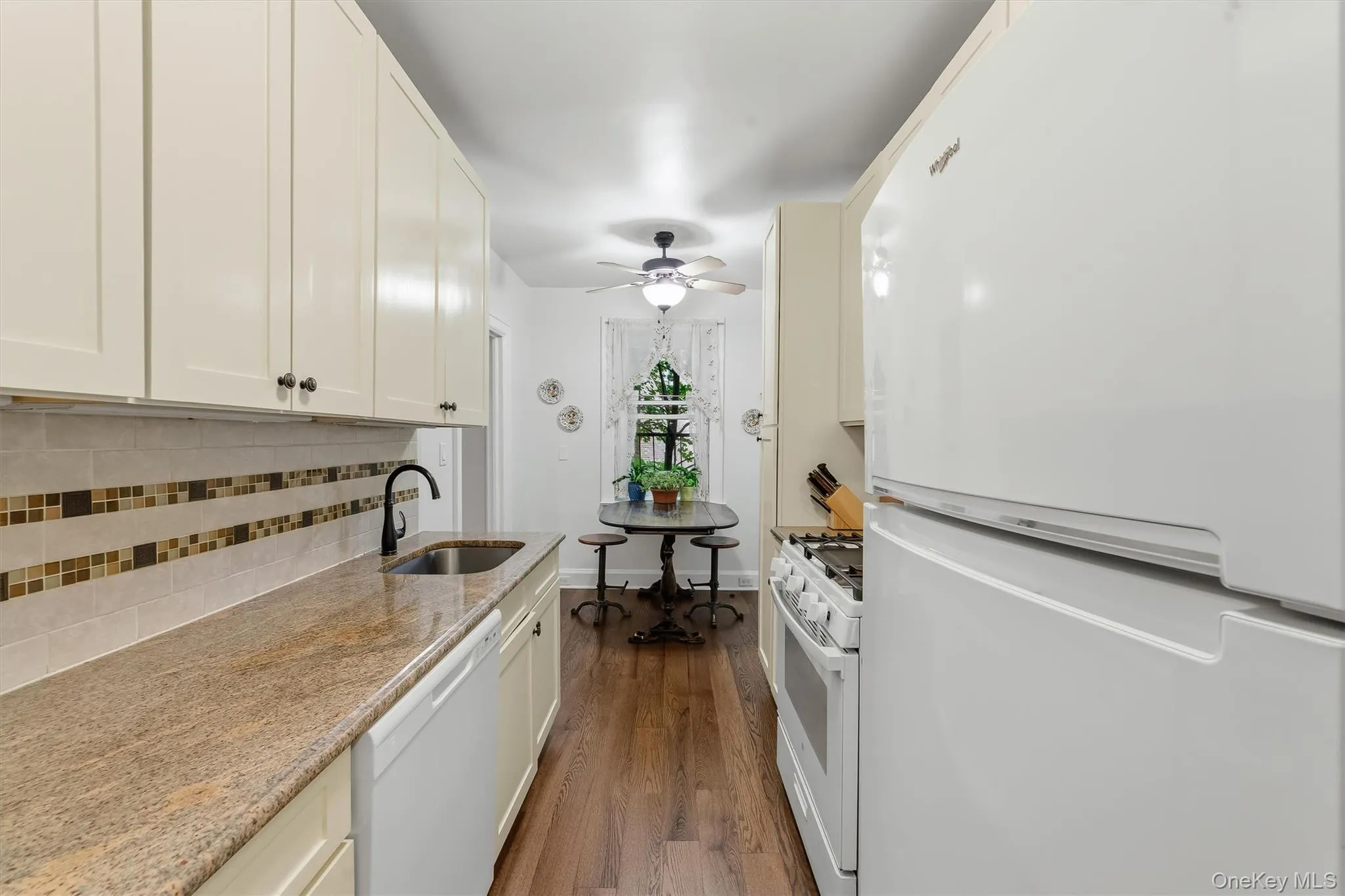 294 Bronxville Road, Yonkers, NY, 2 Bedrooms Bedrooms, 5 Rooms Rooms,1 BathroomBathrooms,Residential,For Rent,Bronxville,0,1024510 294 Bronxville Road, Yonkers, NY, 2 Bedrooms Bedrooms, 5 Rooms Rooms,1 BathroomBathrooms,Residential,For Rent,Bronxville,0,1024510