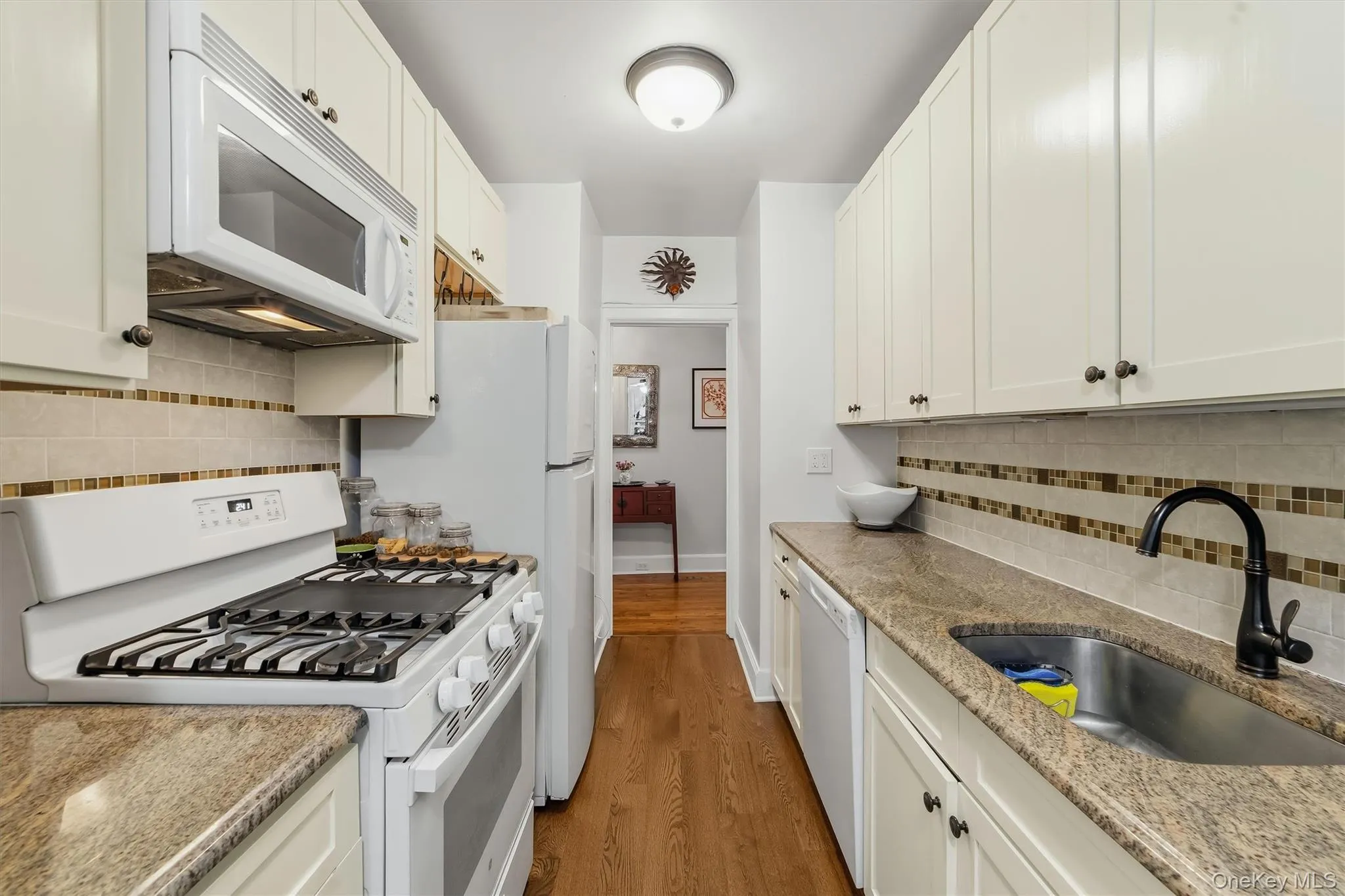 294 Bronxville Road, Yonkers, NY, 2 Bedrooms Bedrooms, 5 Rooms Rooms,1 BathroomBathrooms,Residential,For Rent,Bronxville,0,1024510 294 Bronxville Road, Yonkers, NY, 2 Bedrooms Bedrooms, 5 Rooms Rooms,1 BathroomBathrooms,Residential,For Rent,Bronxville,0,1024510