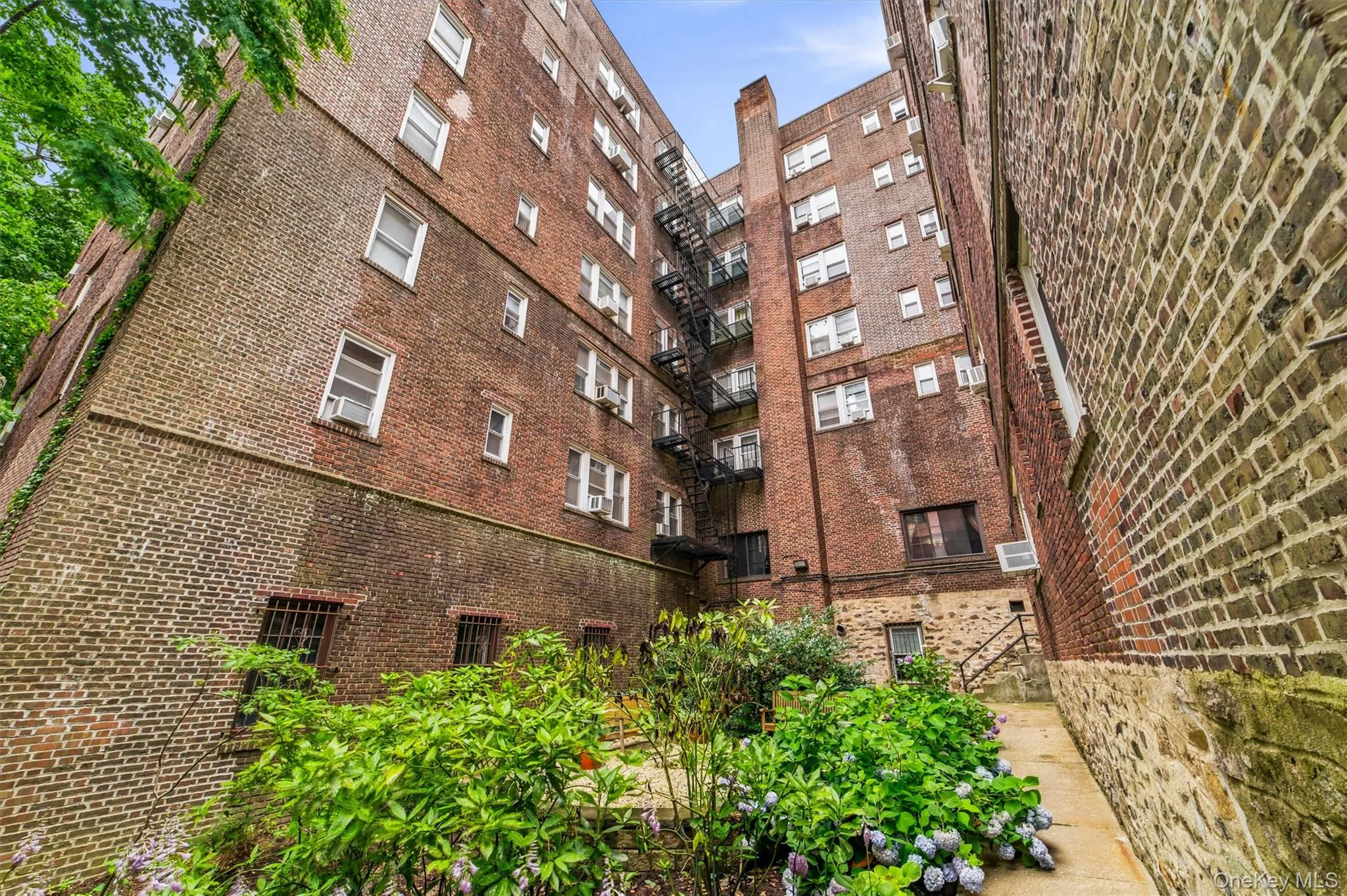 294 Bronxville Road, Yonkers, NY, 2 Bedrooms Bedrooms, 5 Rooms Rooms,1 BathroomBathrooms,Residential,For Rent,Bronxville,0,1024510 294 Bronxville Road, Yonkers, NY, 2 Bedrooms Bedrooms, 5 Rooms Rooms,1 BathroomBathrooms,Residential,For Rent,Bronxville,0,1024510