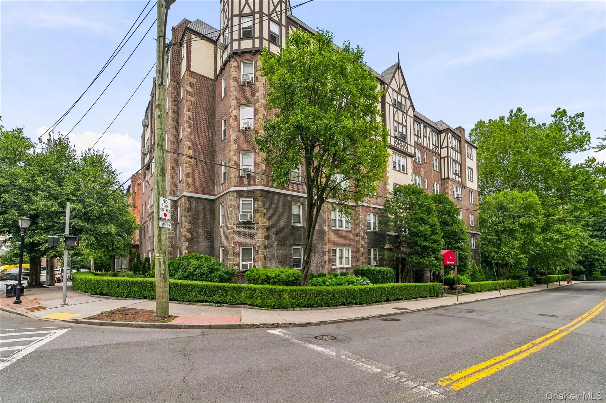 294 Bronxville Road, Yonkers, NY, 2 Bedrooms Bedrooms, 5 Rooms Rooms,1 BathroomBathrooms,Residential,For Rent,Bronxville,0,1024510 294 Bronxville Road, Yonkers, NY, 2 Bedrooms Bedrooms, 5 Rooms Rooms,1 BathroomBathrooms,Residential,For Rent,Bronxville,0,1024510