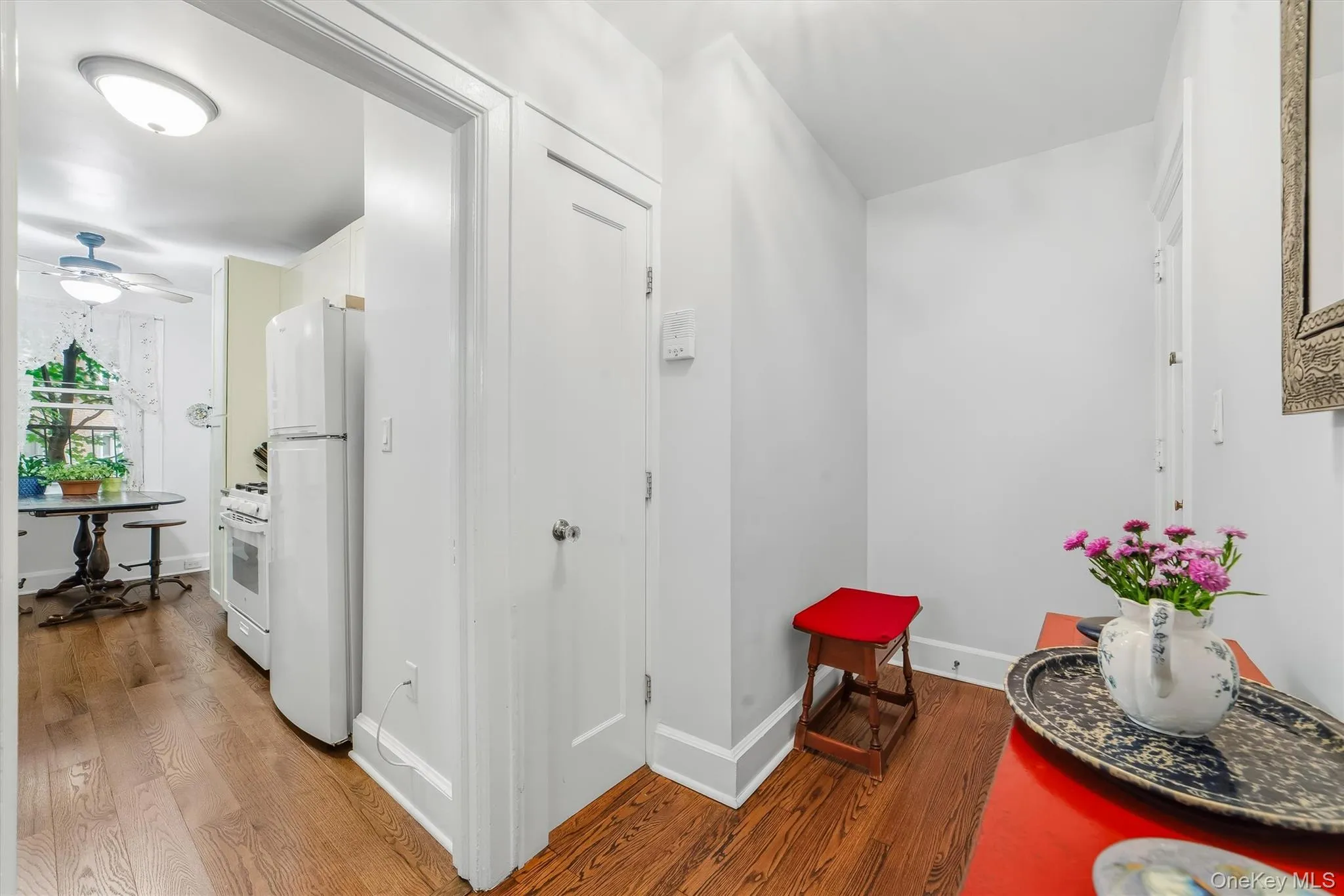 294 Bronxville Road, Yonkers, NY, 2 Bedrooms Bedrooms, 5 Rooms Rooms,1 BathroomBathrooms,Residential,For Rent,Bronxville,0,1024510 294 Bronxville Road, Yonkers, NY, 2 Bedrooms Bedrooms, 5 Rooms Rooms,1 BathroomBathrooms,Residential,For Rent,Bronxville,0,1024510