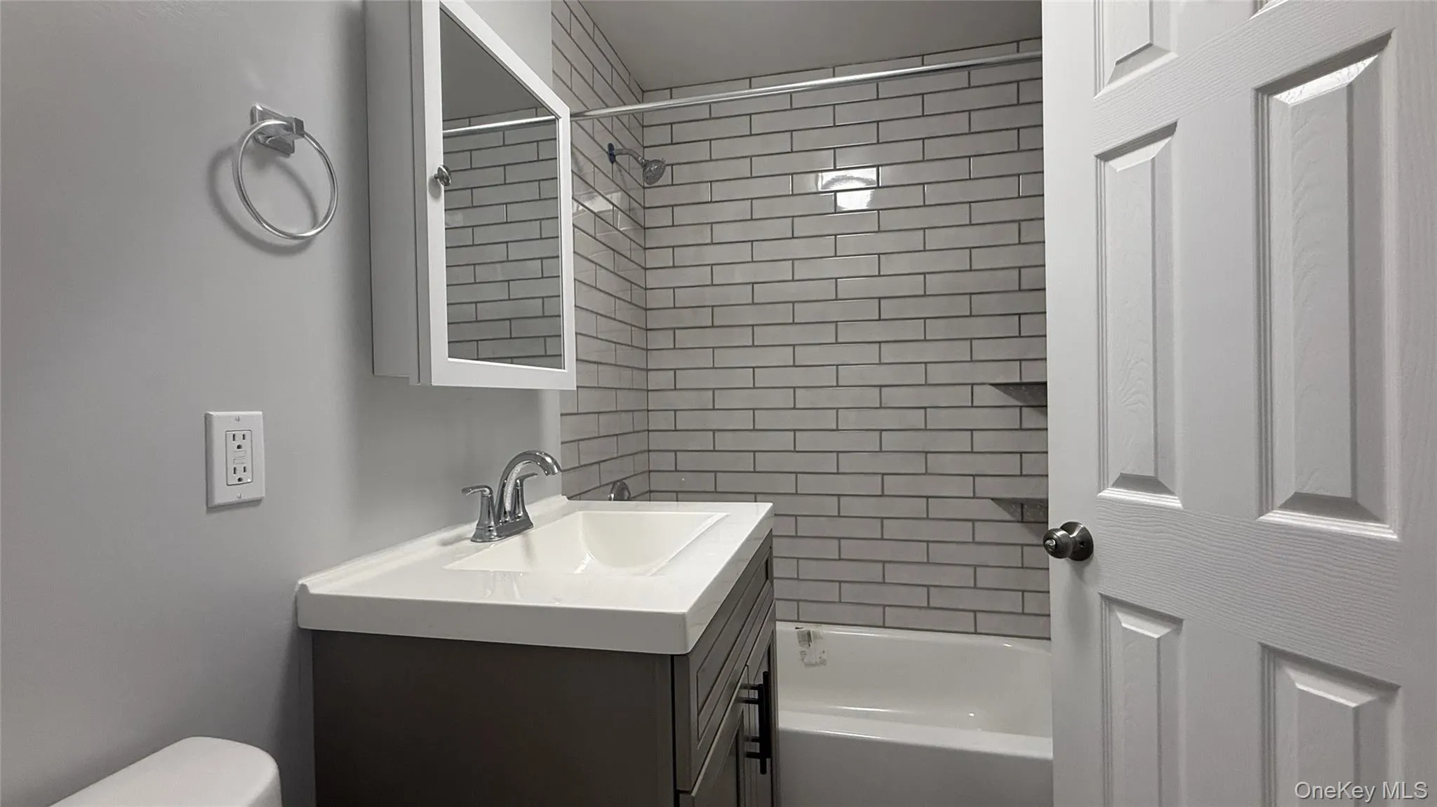 779 183rd Street, New York, NY, 3 Bedrooms Bedrooms, 7 Rooms Rooms,1 BathroomBathrooms,Residential Lease,For Rent,183rd,0,1024516 779 183rd Street, New York, NY, 3 Bedrooms Bedrooms, 7 Rooms Rooms,1 BathroomBathrooms,Residential Lease,For Rent,183rd,0,1024516