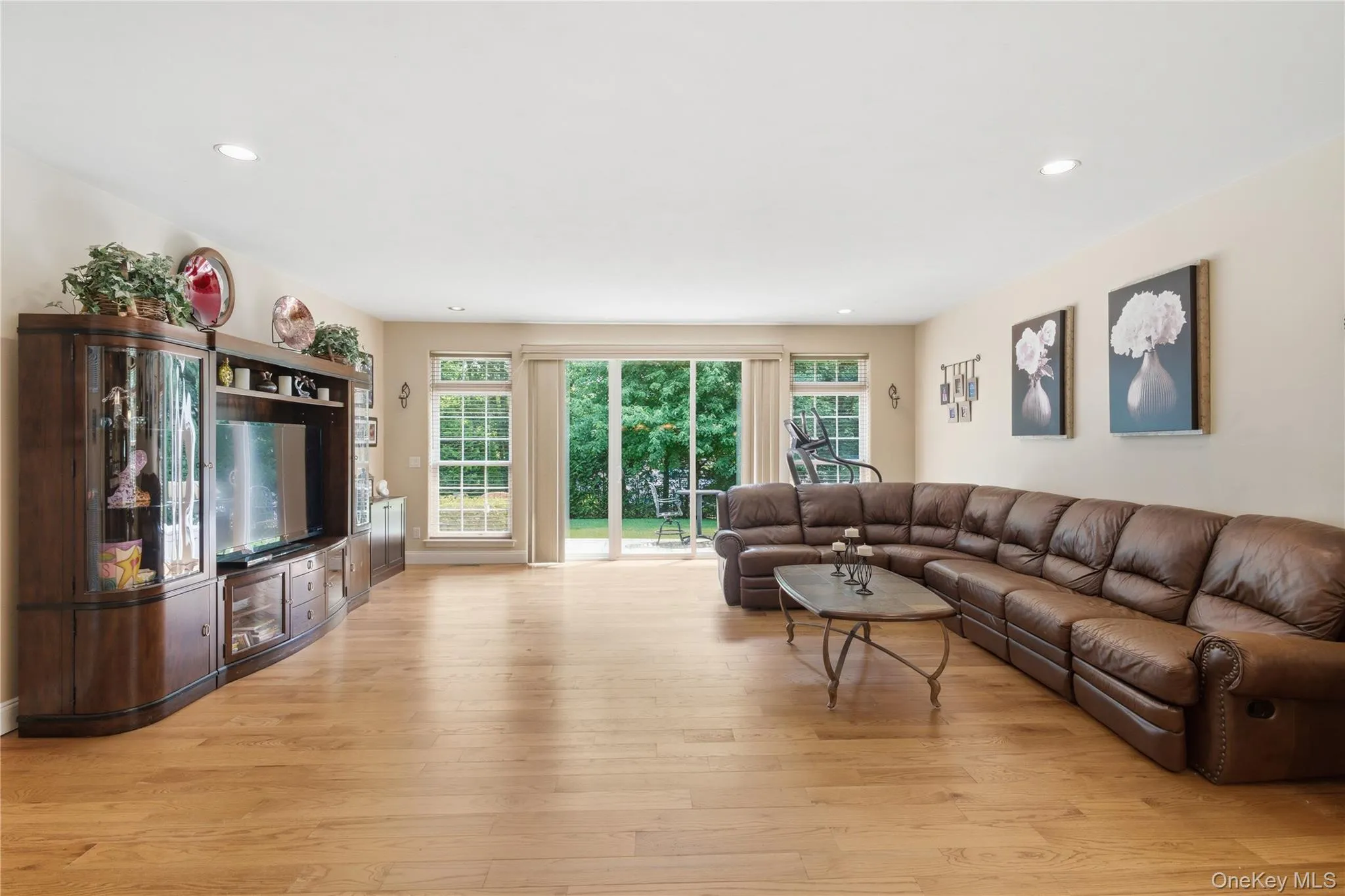 35 Monterrey Drive, Smithtown, NY, 5 Bedrooms Bedrooms, 10 Rooms Rooms,3 BathroomsBathrooms,Residential,For Rent,Monterrey,0,1024519 35 Monterrey Drive, Smithtown, NY, 5 Bedrooms Bedrooms, 10 Rooms Rooms,3 BathroomsBathrooms,Residential,For Rent,Monterrey,0,1024519