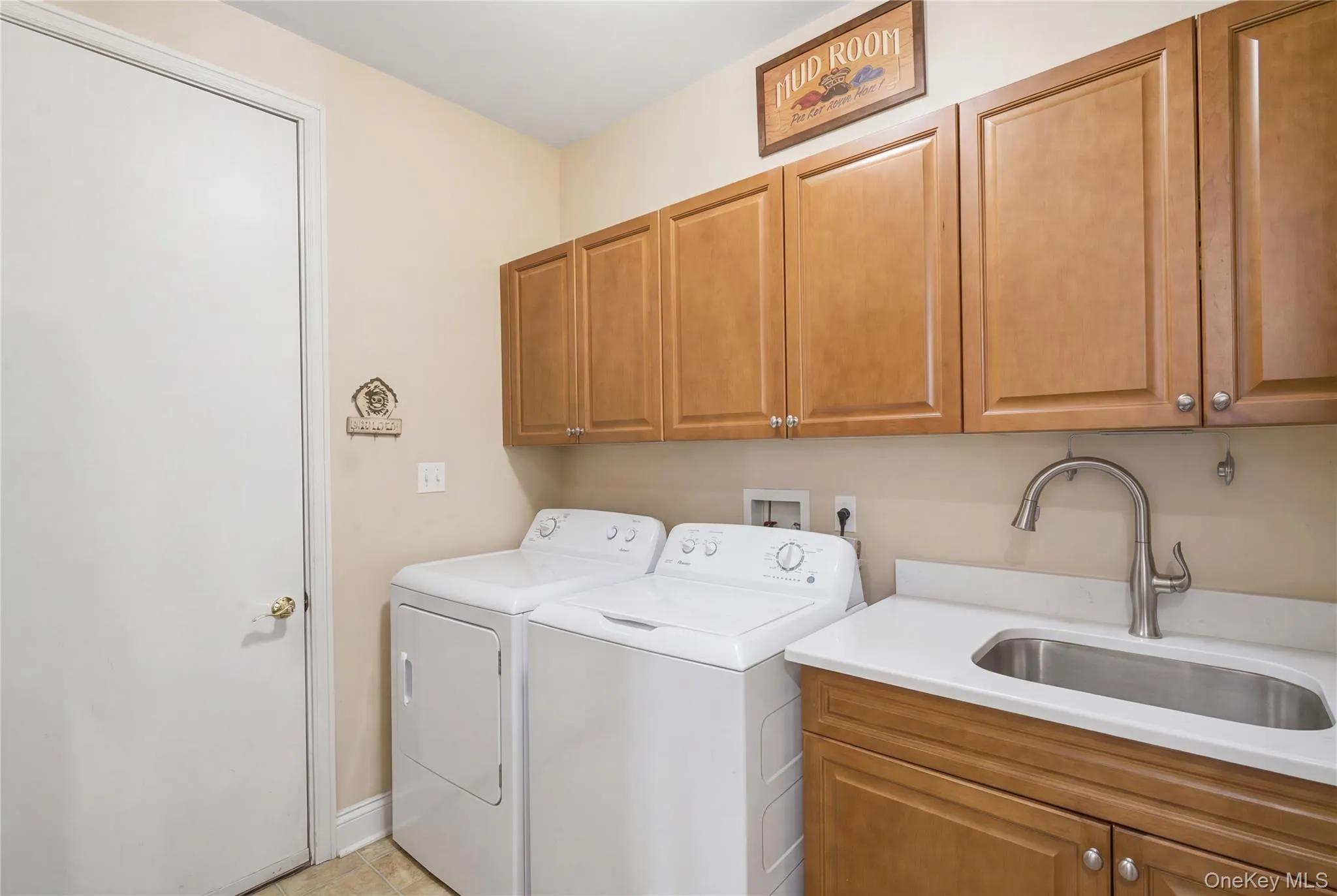 35 Monterrey Drive, Smithtown, NY, 5 Bedrooms Bedrooms, 10 Rooms Rooms,3 BathroomsBathrooms,Residential,For Rent,Monterrey,0,1024519 35 Monterrey Drive, Smithtown, NY, 5 Bedrooms Bedrooms, 10 Rooms Rooms,3 BathroomsBathrooms,Residential,For Rent,Monterrey,0,1024519