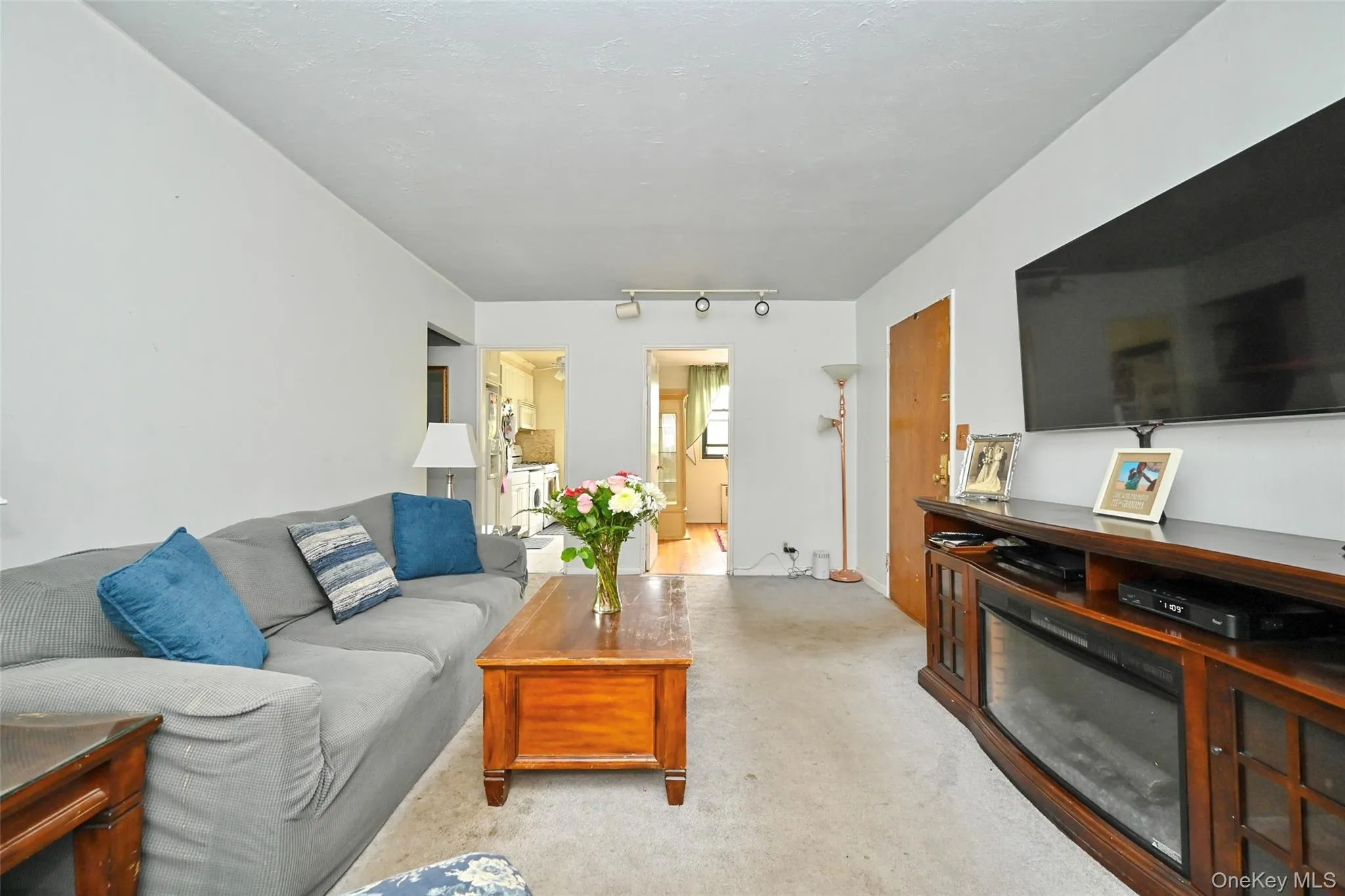 245-12 62 Avenue, New York, NY, 2 Bedrooms Bedrooms, 6 Rooms Rooms,1 BathroomBathrooms,Residential,For Rent,62,0,1024520 245-12 62 Avenue, New York, NY, 2 Bedrooms Bedrooms, 6 Rooms Rooms,1 BathroomBathrooms,Residential,For Rent,62,0,1024520