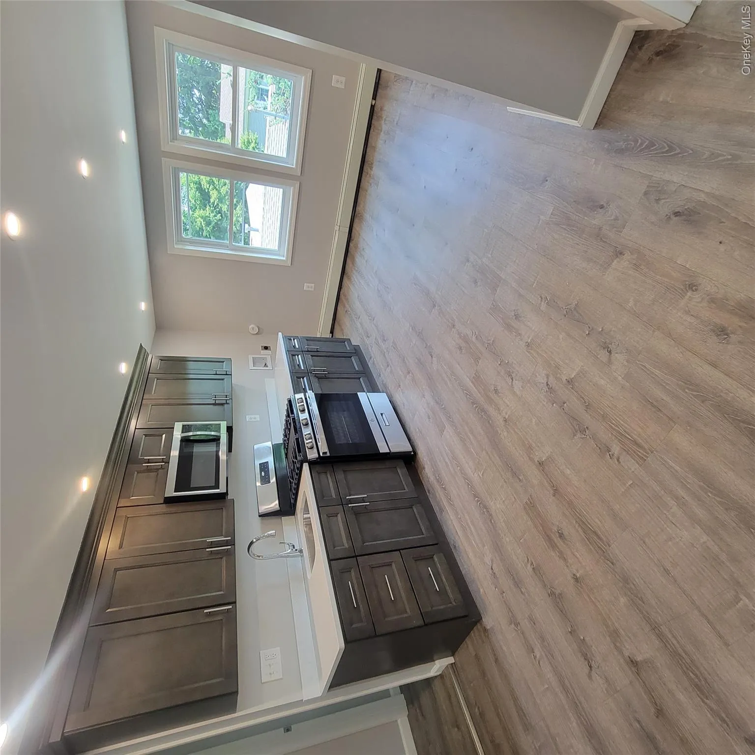 23 Tuthill Street, Huntington, NY, 2 Bedrooms Bedrooms, 5 Rooms Rooms,1 BathroomBathrooms,Residential Lease,For Rent,Tuthill,0,1024521 23 Tuthill Street, Huntington, NY, 2 Bedrooms Bedrooms, 5 Rooms Rooms,1 BathroomBathrooms,Residential Lease,For Rent,Tuthill,0,1024521