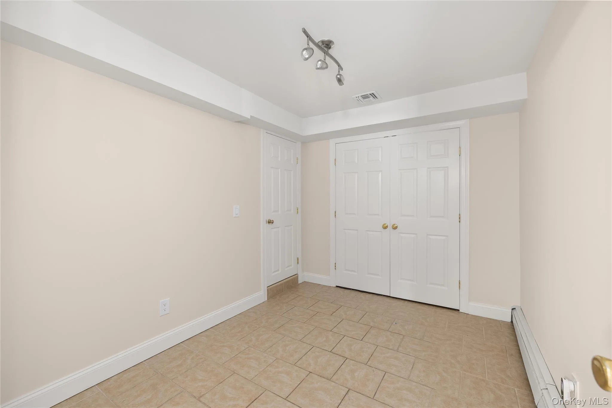 236 Windsor Avenue, Islip, NY, 5 Bedrooms Bedrooms, 8 Rooms Rooms,4 BathroomsBathrooms,Residential,For Rent,Windsor,0,1024524 236 Windsor Avenue, Islip, NY, 5 Bedrooms Bedrooms, 8 Rooms Rooms,4 BathroomsBathrooms,Residential,For Rent,Windsor,0,1024524
