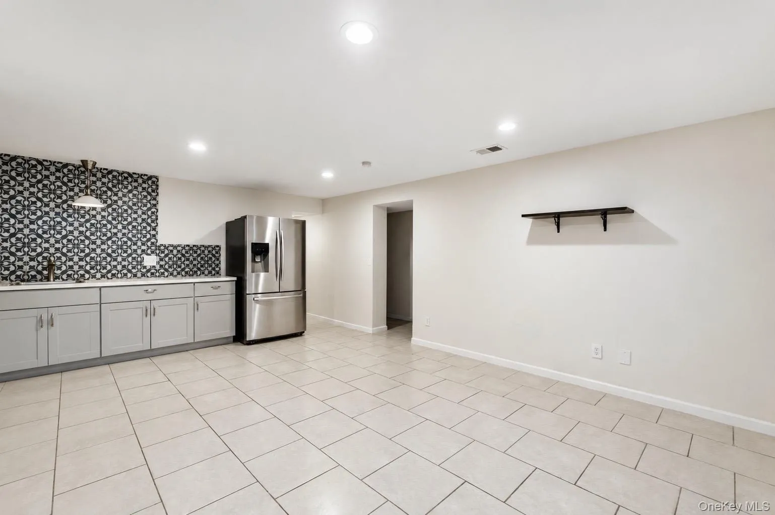 4 Golden Gate Lane, Brookhaven, NY, 3 Bedrooms Bedrooms, 10 Rooms Rooms,3 BathroomsBathrooms,Residential,For Rent,Golden Gate,0,1024526 4 Golden Gate Lane, Brookhaven, NY, 3 Bedrooms Bedrooms, 10 Rooms Rooms,3 BathroomsBathrooms,Residential,For Rent,Golden Gate,0,1024526