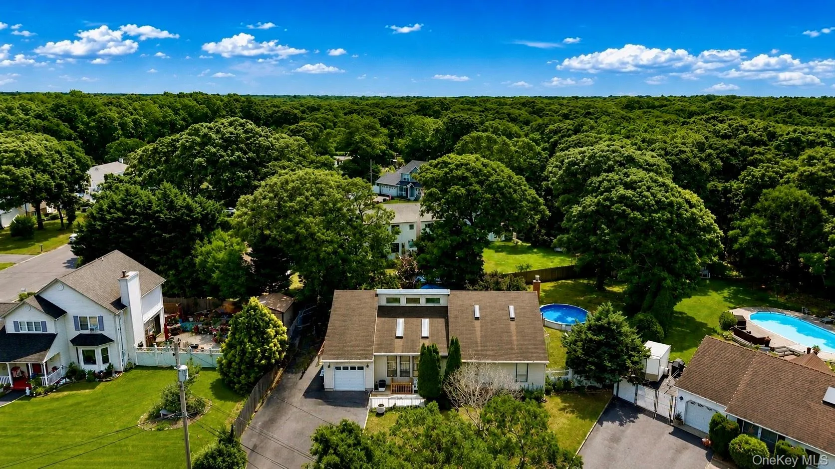 4 Golden Gate Lane, Brookhaven, NY, 3 Bedrooms Bedrooms, 10 Rooms Rooms,3 BathroomsBathrooms,Residential,For Rent,Golden Gate,0,1024526 4 Golden Gate Lane, Brookhaven, NY, 3 Bedrooms Bedrooms, 10 Rooms Rooms,3 BathroomsBathrooms,Residential,For Rent,Golden Gate,0,1024526