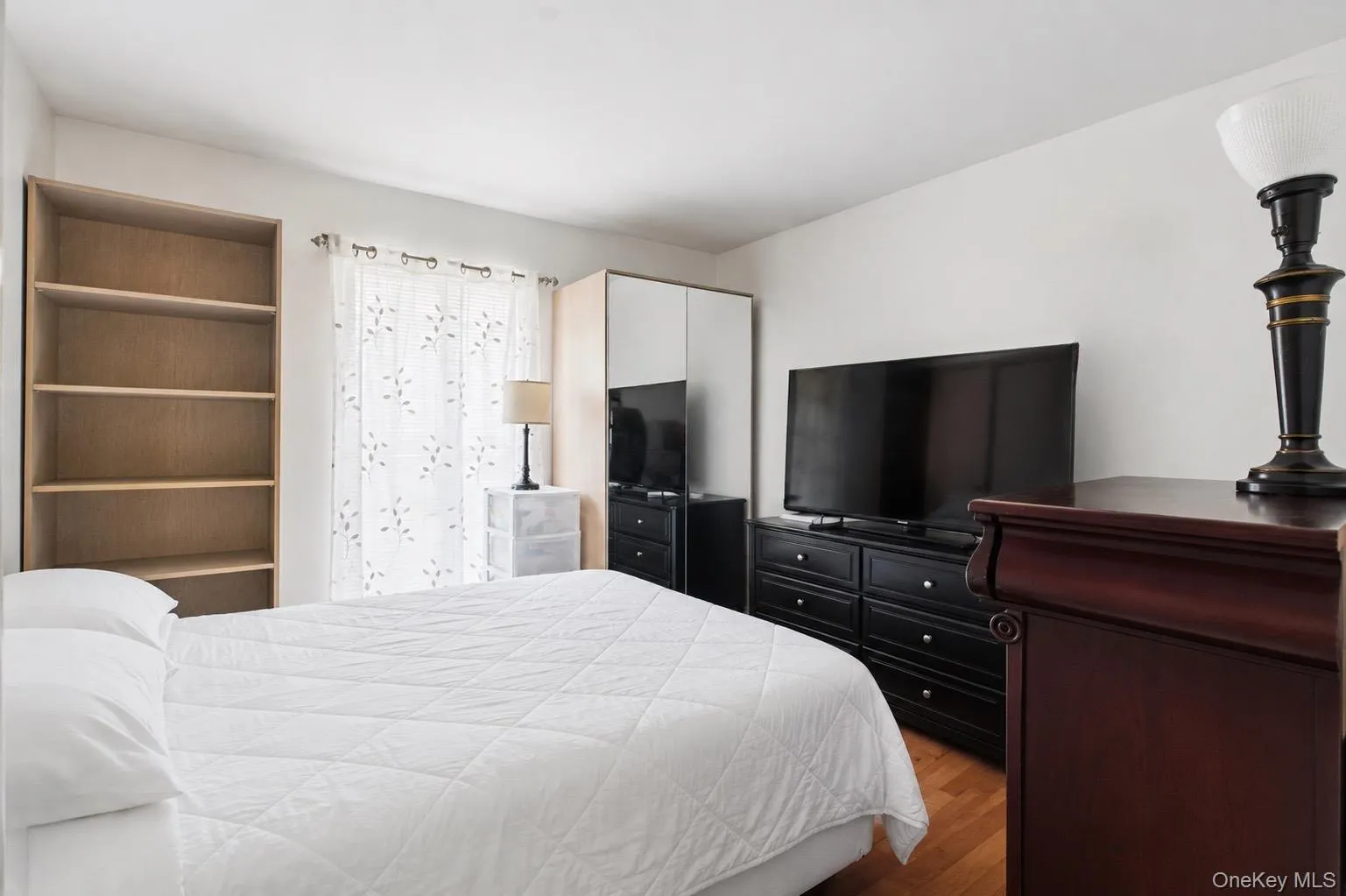 4 Golden Gate Lane, Brookhaven, NY, 3 Bedrooms Bedrooms, 10 Rooms Rooms,3 BathroomsBathrooms,Residential,For Rent,Golden Gate,0,1024526 4 Golden Gate Lane, Brookhaven, NY, 3 Bedrooms Bedrooms, 10 Rooms Rooms,3 BathroomsBathrooms,Residential,For Rent,Golden Gate,0,1024526