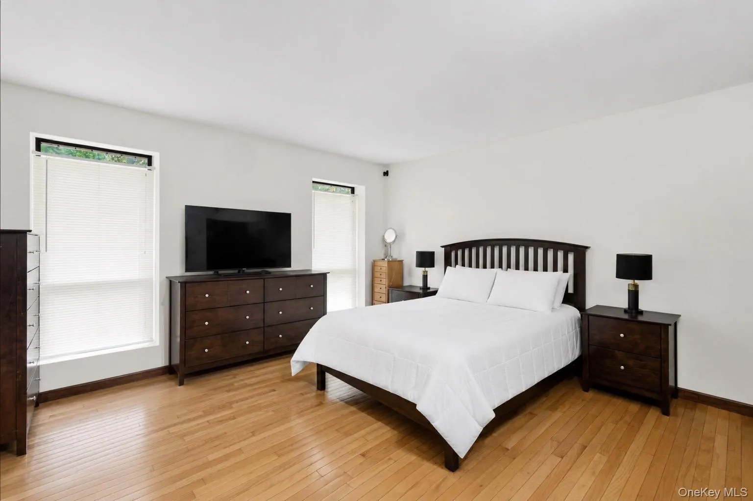 4 Golden Gate Lane, Brookhaven, NY, 3 Bedrooms Bedrooms, 10 Rooms Rooms,3 BathroomsBathrooms,Residential,For Rent,Golden Gate,0,1024526 4 Golden Gate Lane, Brookhaven, NY, 3 Bedrooms Bedrooms, 10 Rooms Rooms,3 BathroomsBathrooms,Residential,For Rent,Golden Gate,0,1024526