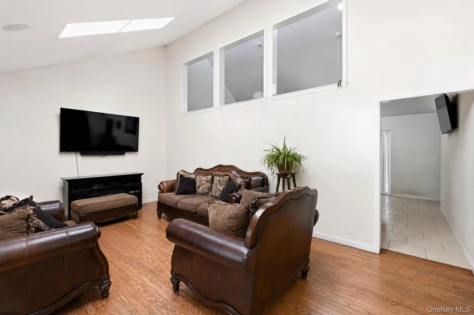 4 Golden Gate Lane, Brookhaven, NY, 3 Bedrooms Bedrooms, 10 Rooms Rooms,3 BathroomsBathrooms,Residential,For Rent,Golden Gate,0,1024526 4 Golden Gate Lane, Brookhaven, NY, 3 Bedrooms Bedrooms, 10 Rooms Rooms,3 BathroomsBathrooms,Residential,For Rent,Golden Gate,0,1024526