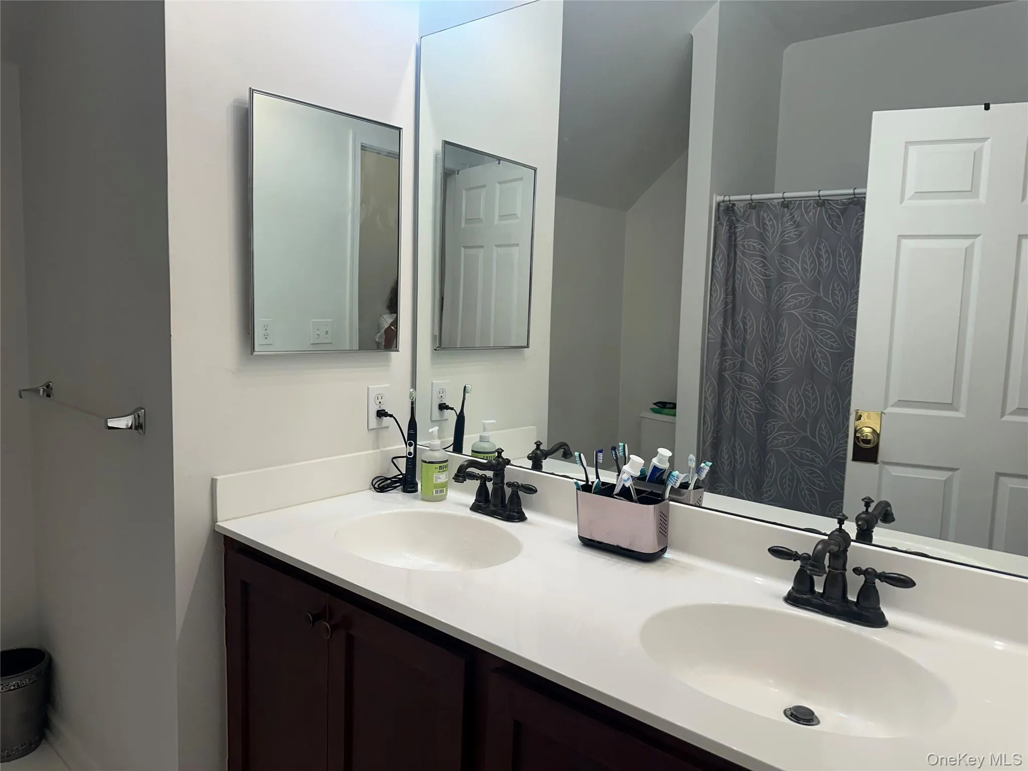 SECOND FLOOR FULL BATH SECOND FLOOR FULL BATH