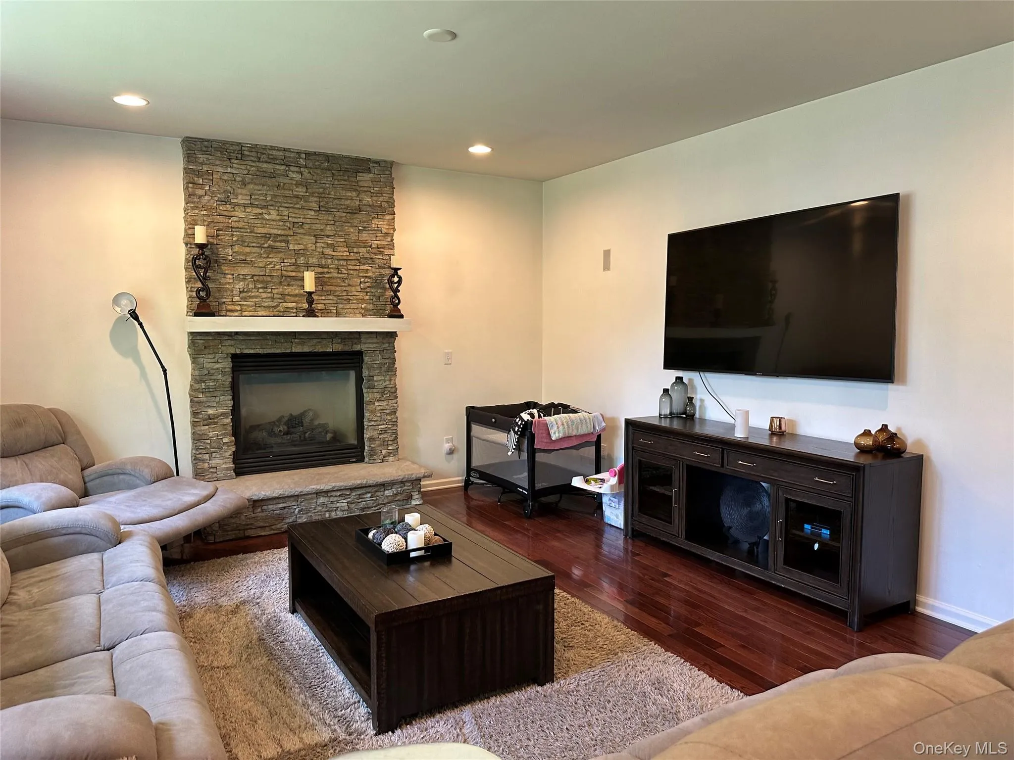 633 CREEKSIDE Lane, Fishkill, NY, 4 Bedrooms Bedrooms, 11 Rooms Rooms,2 BathroomsBathrooms,Residential Lease,For Rent,CREEKSIDE,0,1024531 633 CREEKSIDE Lane, Fishkill, NY, 4 Bedrooms Bedrooms, 11 Rooms Rooms,2 BathroomsBathrooms,Residential Lease,For Rent,CREEKSIDE,0,1024531