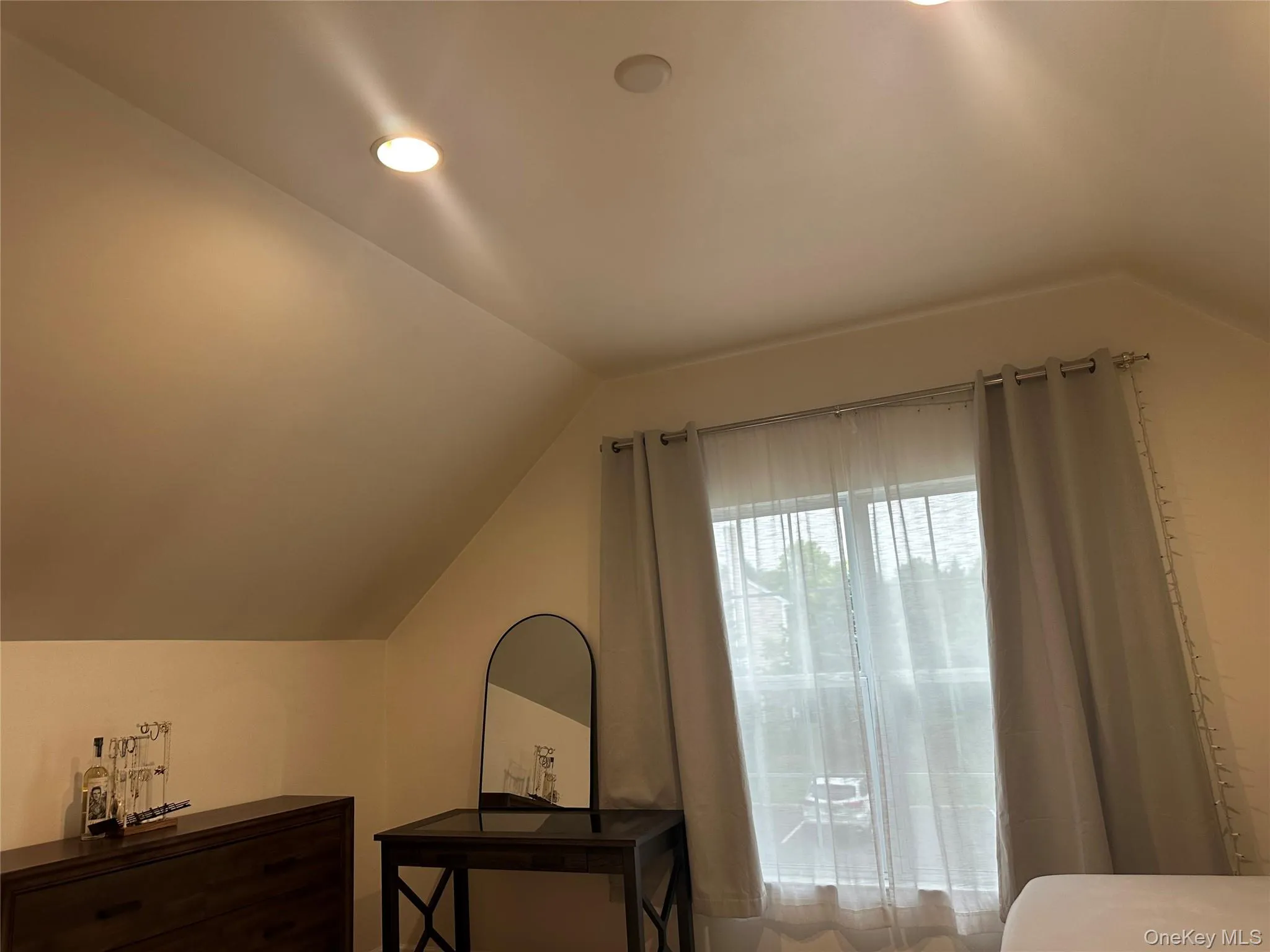 4TH BEDROOM 4TH BEDROOM