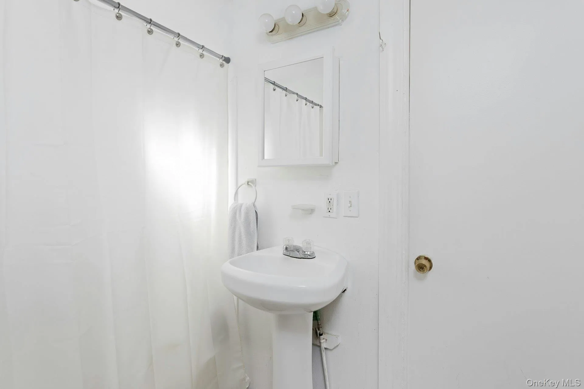 Cottage bathroom Cottage bathroom