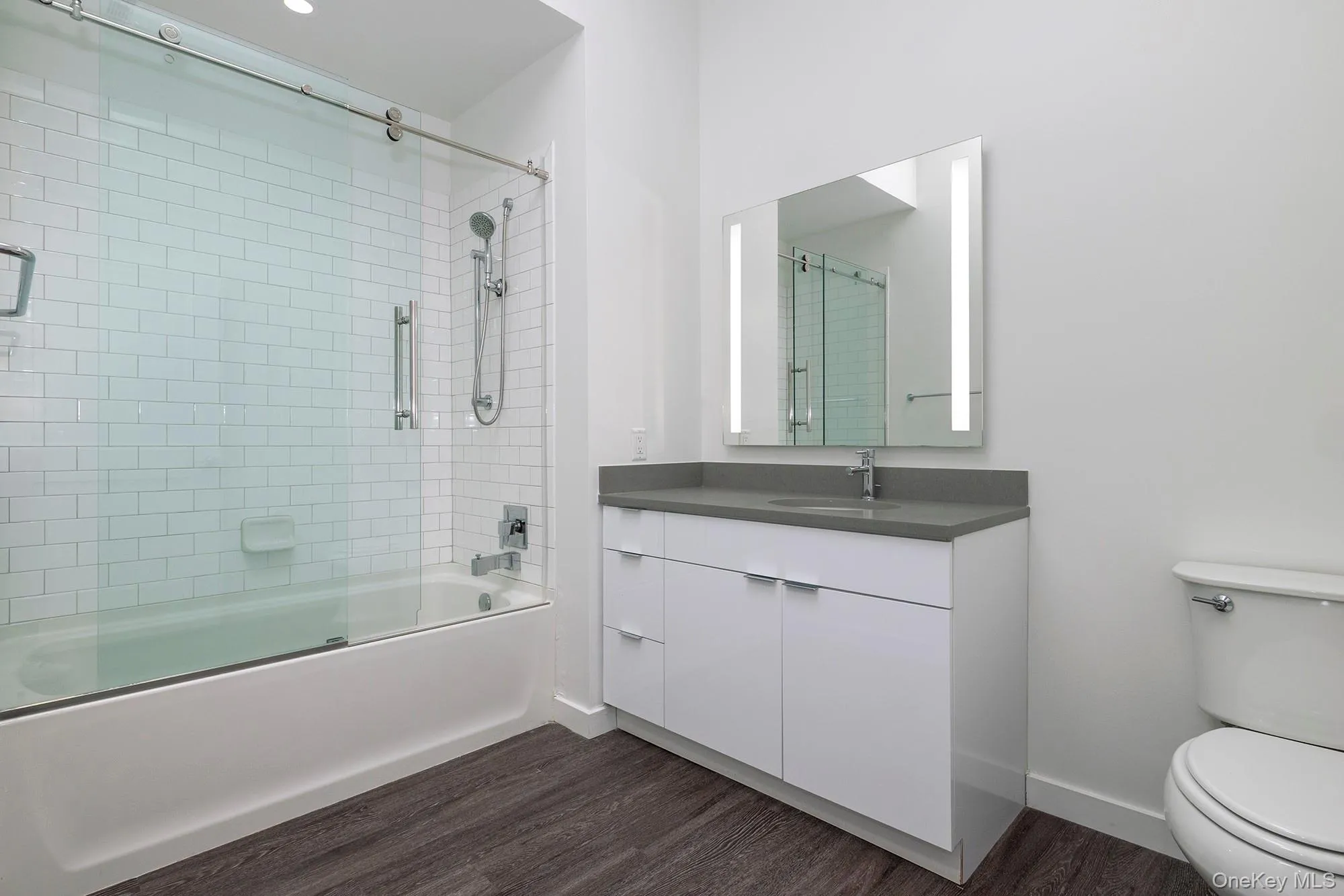 119 Searing Avenue, North Hempstead, NY, 2 Bedrooms Bedrooms, 4 Rooms Rooms,2 BathroomsBathrooms,Residential Lease,For Rent,Searing,0,1024537 119 Searing Avenue, North Hempstead, NY, 2 Bedrooms Bedrooms, 4 Rooms Rooms,2 BathroomsBathrooms,Residential Lease,For Rent,Searing,0,1024537