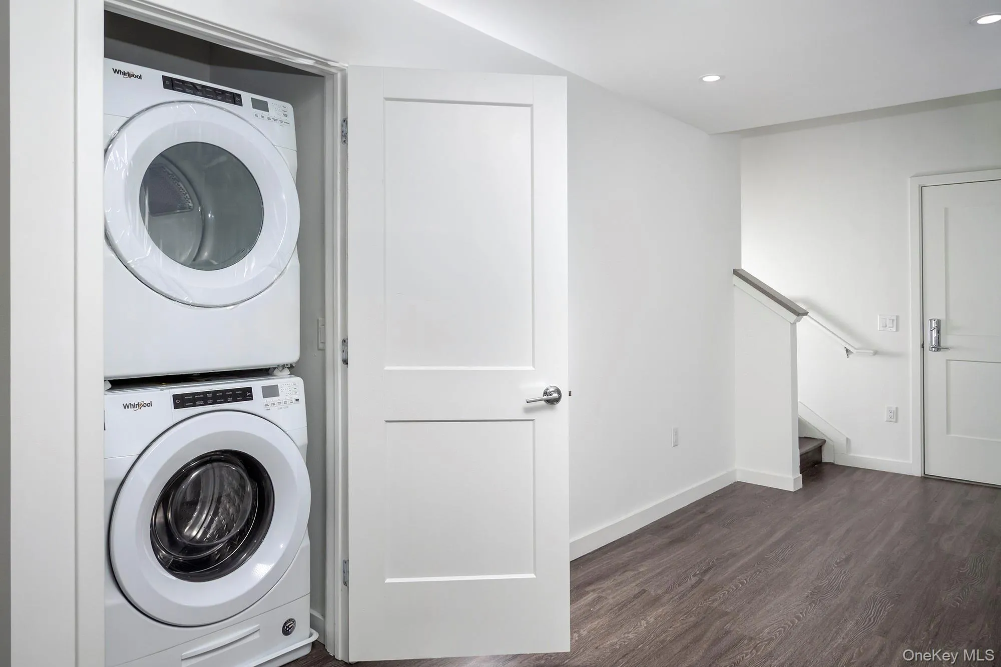 119 Searing Avenue, North Hempstead, NY, 2 Bedrooms Bedrooms, 4 Rooms Rooms,2 BathroomsBathrooms,Residential Lease,For Rent,Searing,0,1024537 119 Searing Avenue, North Hempstead, NY, 2 Bedrooms Bedrooms, 4 Rooms Rooms,2 BathroomsBathrooms,Residential Lease,For Rent,Searing,0,1024537