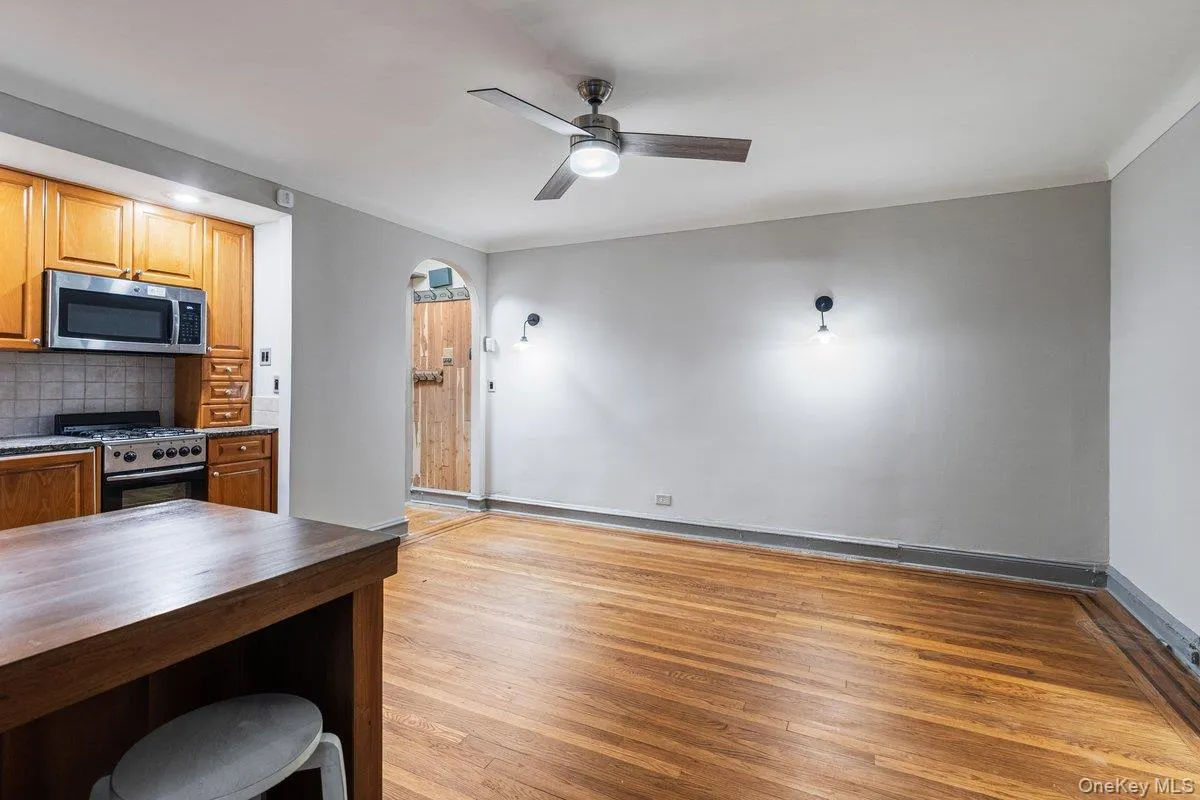 150 Burns Street, New York, NY, 2 Rooms Rooms,1 BathroomBathrooms,Residential,For Rent,Burns,0,1024551 150 Burns Street, New York, NY, 2 Rooms Rooms,1 BathroomBathrooms,Residential,For Rent,Burns,0,1024551