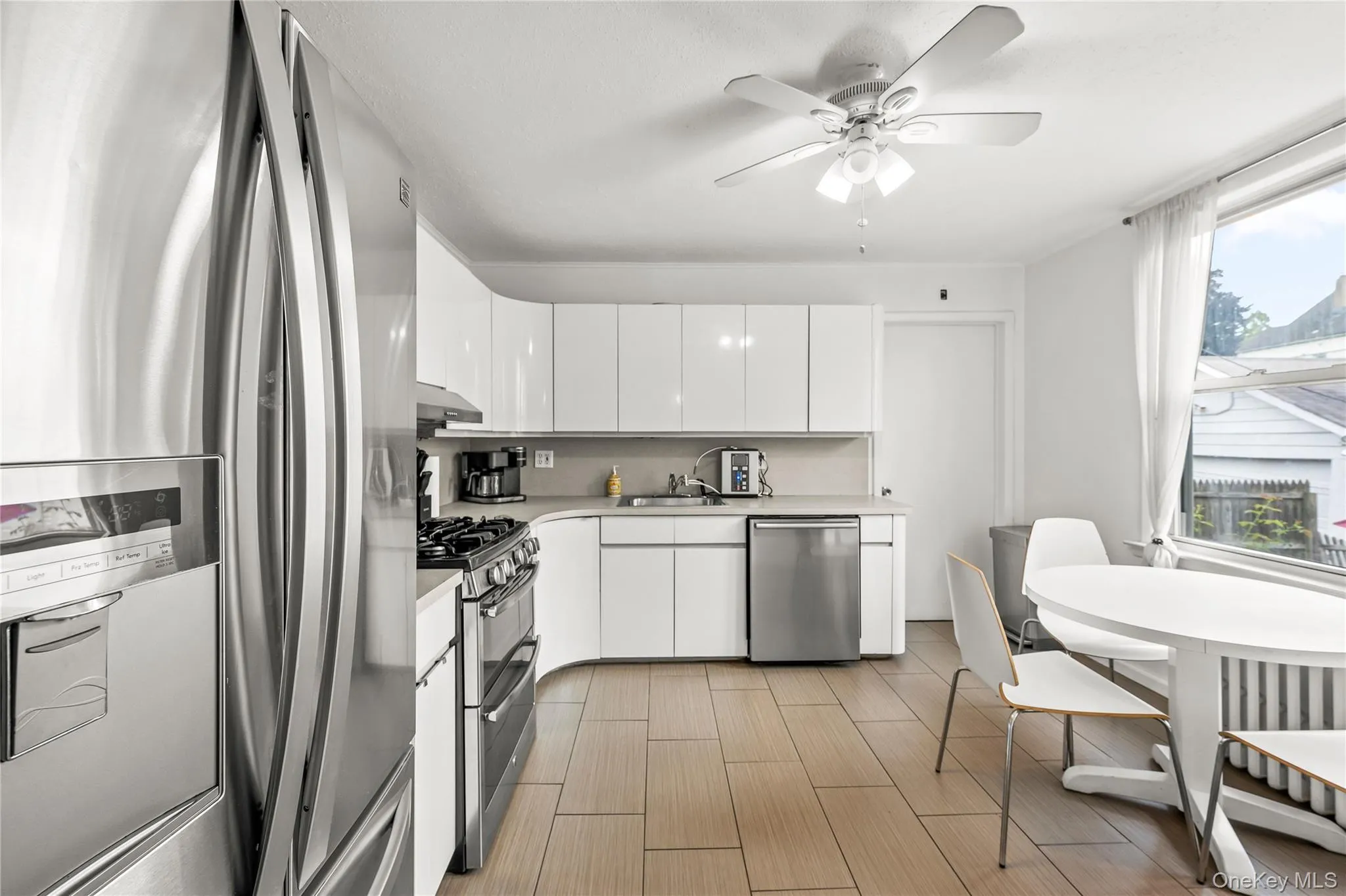 46 Meadow Lane, New Rochelle, NY, 5 Bedrooms Bedrooms, 7 Rooms Rooms,2 BathroomsBathrooms,Residential,For Rent,Meadow,0,1024552 46 Meadow Lane, New Rochelle, NY, 5 Bedrooms Bedrooms, 7 Rooms Rooms,2 BathroomsBathrooms,Residential,For Rent,Meadow,0,1024552