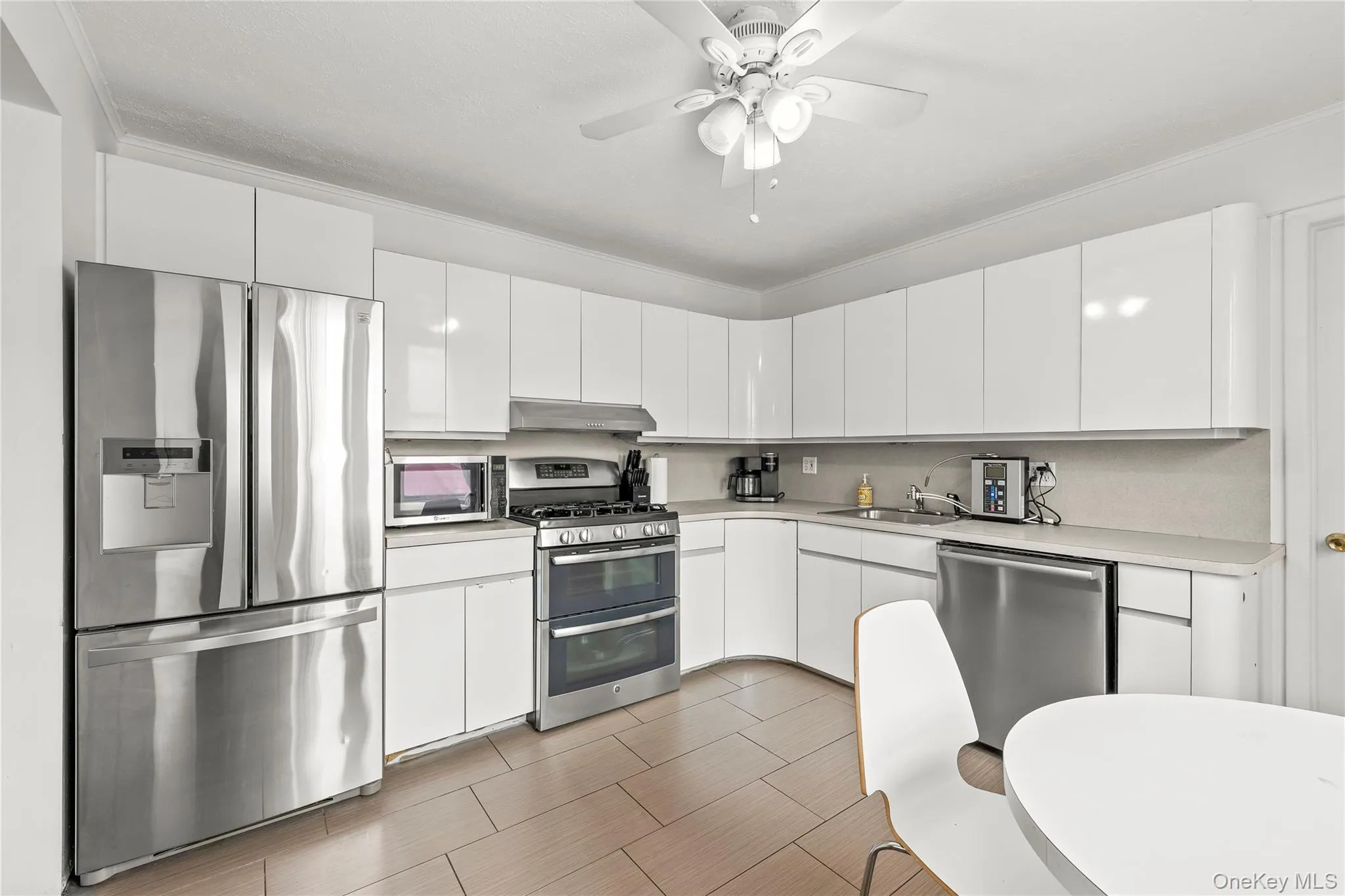 46 Meadow Lane, New Rochelle, NY, 5 Bedrooms Bedrooms, 7 Rooms Rooms,2 BathroomsBathrooms,Residential,For Rent,Meadow,0,1024552 46 Meadow Lane, New Rochelle, NY, 5 Bedrooms Bedrooms, 7 Rooms Rooms,2 BathroomsBathrooms,Residential,For Rent,Meadow,0,1024552