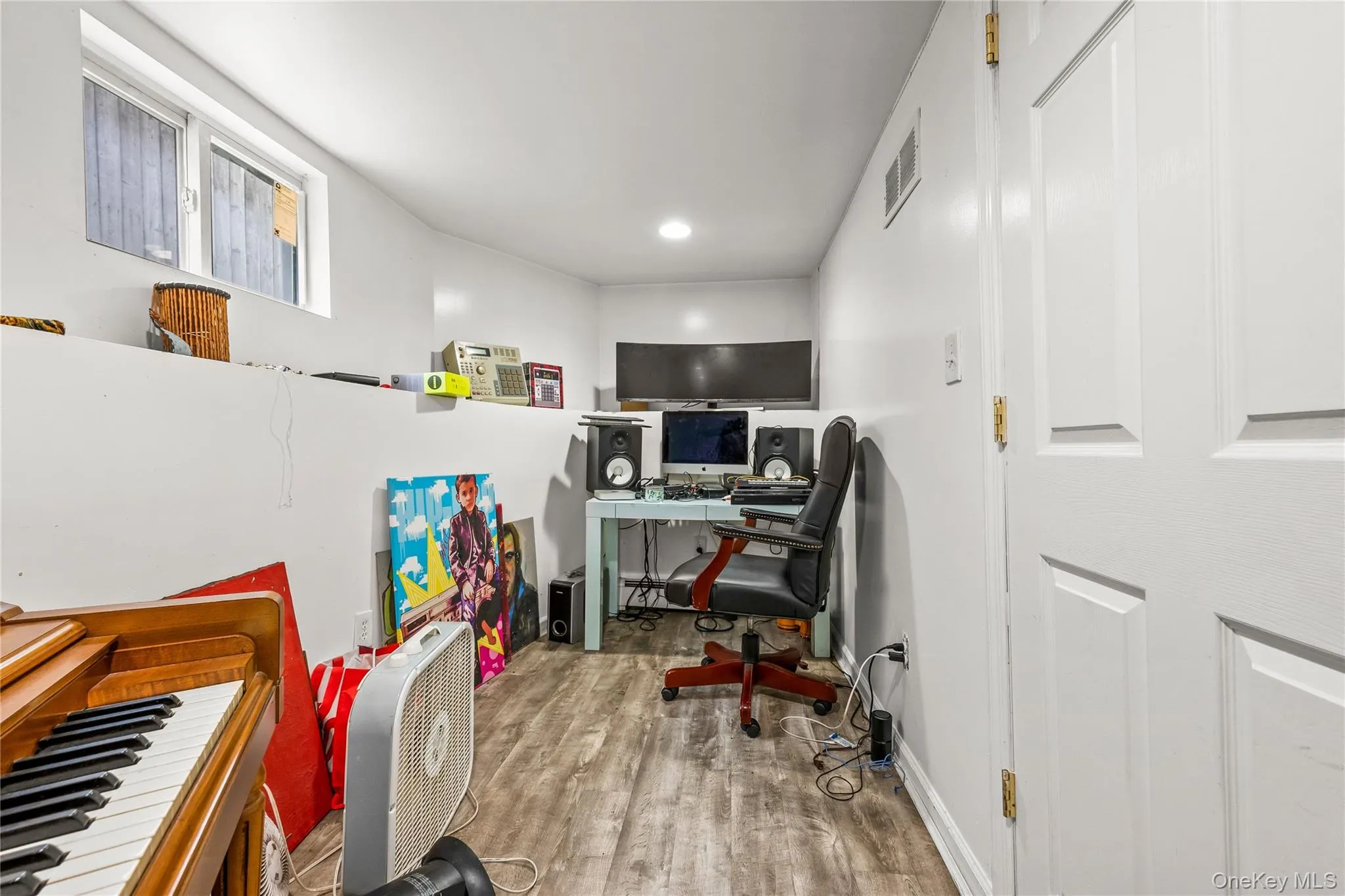 46 Meadow Lane, New Rochelle, NY, 5 Bedrooms Bedrooms, 7 Rooms Rooms,2 BathroomsBathrooms,Residential,For Rent,Meadow,0,1024552 46 Meadow Lane, New Rochelle, NY, 5 Bedrooms Bedrooms, 7 Rooms Rooms,2 BathroomsBathrooms,Residential,For Rent,Meadow,0,1024552