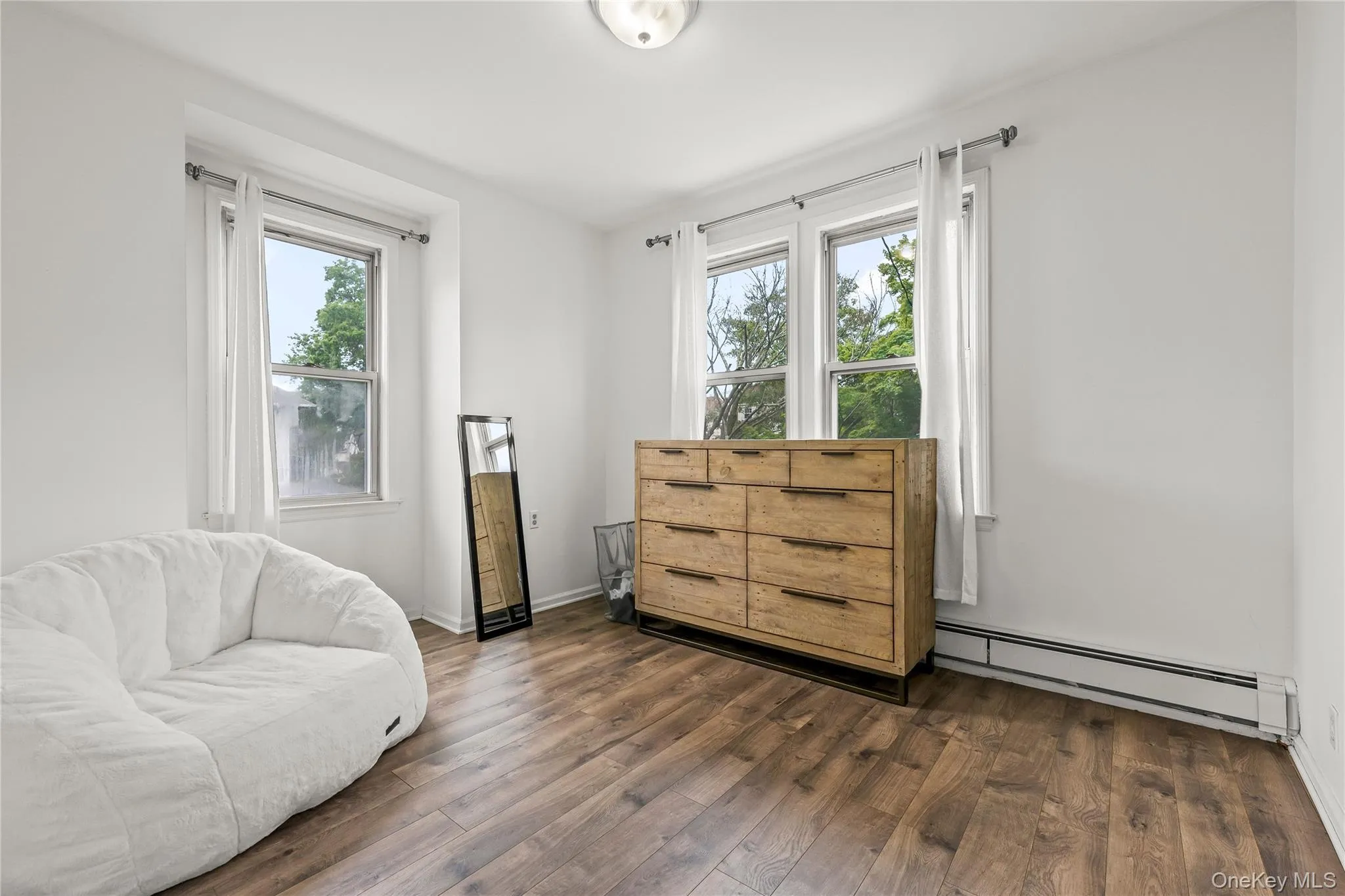 46 Meadow Lane, New Rochelle, NY, 5 Bedrooms Bedrooms, 7 Rooms Rooms,2 BathroomsBathrooms,Residential,For Rent,Meadow,0,1024552 46 Meadow Lane, New Rochelle, NY, 5 Bedrooms Bedrooms, 7 Rooms Rooms,2 BathroomsBathrooms,Residential,For Rent,Meadow,0,1024552