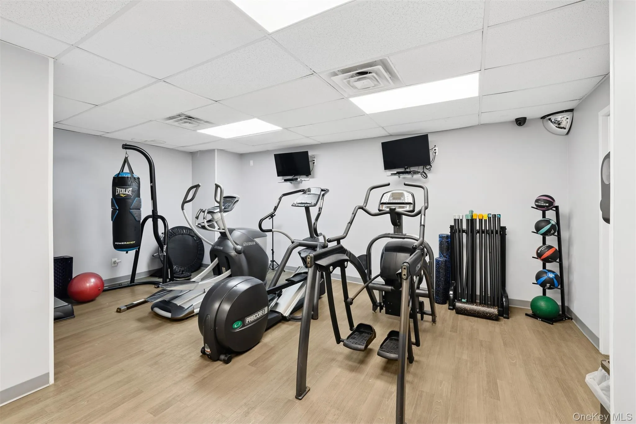 18-15 215th Street, New York, NY, 1 Bedroom Bedrooms, 3 Rooms Rooms,1 BathroomBathrooms,Residential,For Rent,215th,0,1024553 18-15 215th Street, New York, NY, 1 Bedroom Bedrooms, 3 Rooms Rooms,1 BathroomBathrooms,Residential,For Rent,215th,0,1024553