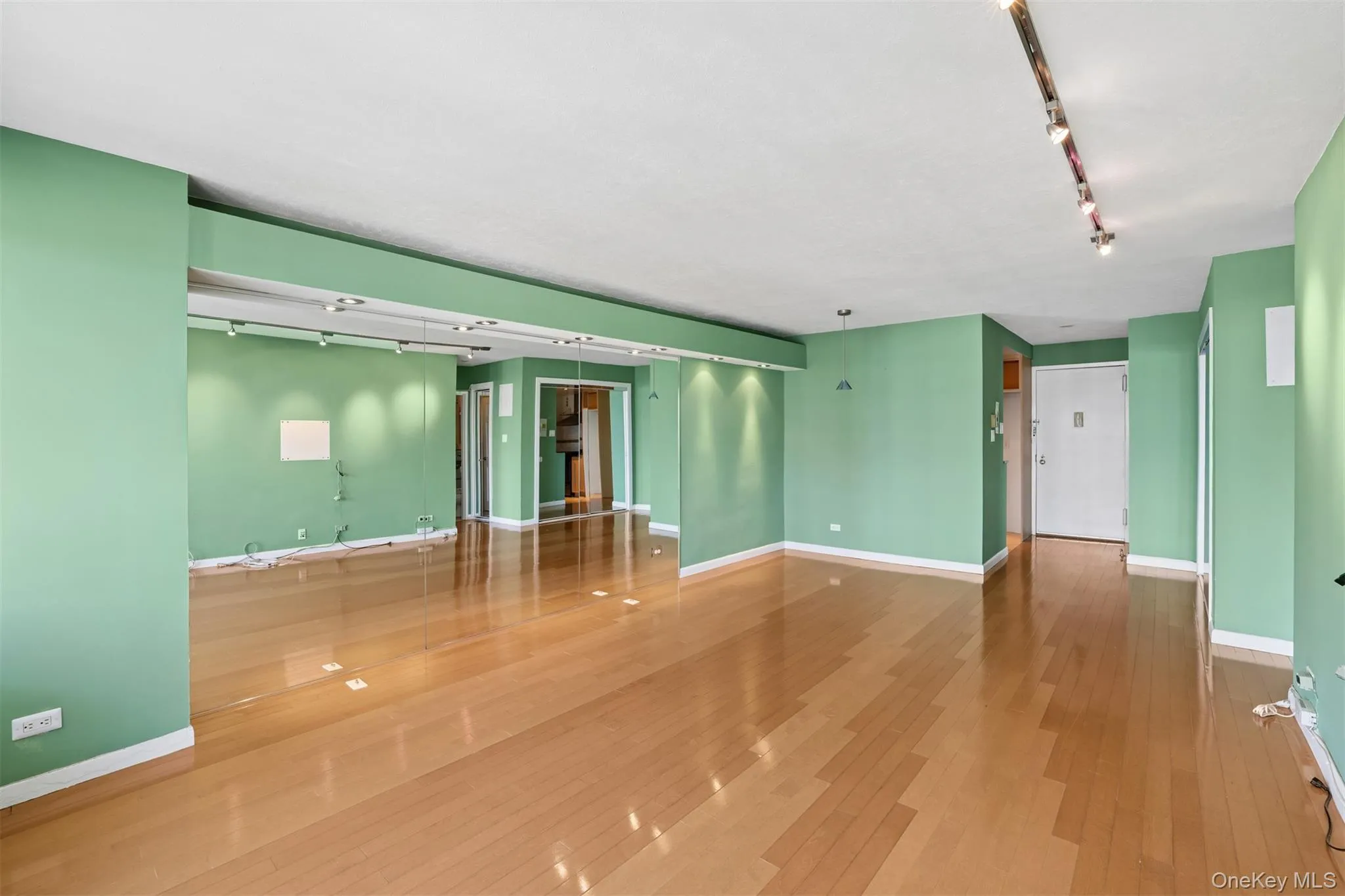 18-15 215th Street, New York, NY, 1 Bedroom Bedrooms, 3 Rooms Rooms,1 BathroomBathrooms,Residential,For Rent,215th,0,1024553 18-15 215th Street, New York, NY, 1 Bedroom Bedrooms, 3 Rooms Rooms,1 BathroomBathrooms,Residential,For Rent,215th,0,1024553
