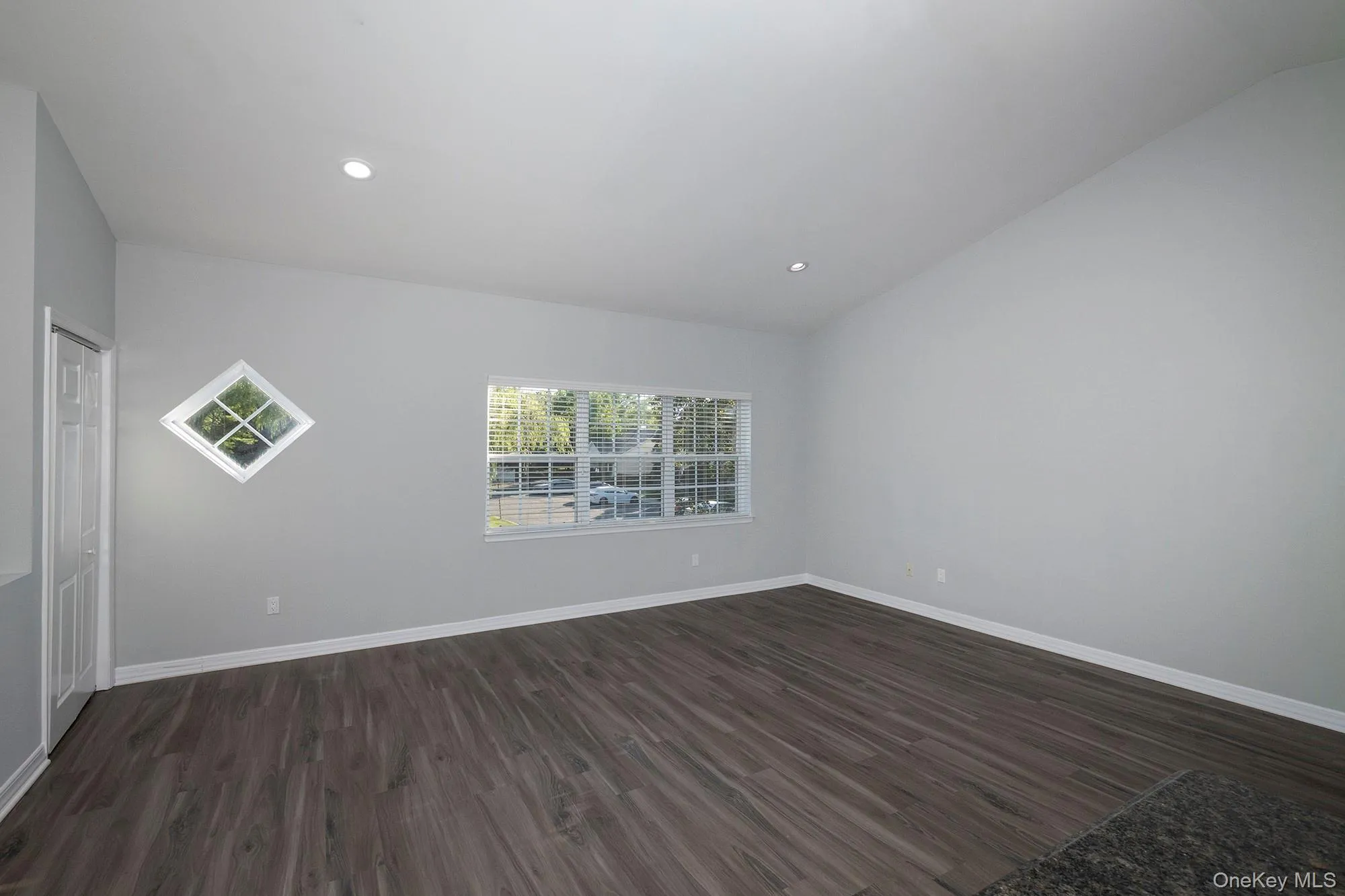 216 Center Court, Brookhaven, NY, 1 Bedroom Bedrooms, 5 Rooms Rooms,2 BathroomsBathrooms,Residential Lease,For Rent,Center,0,1024556 216 Center Court, Brookhaven, NY, 1 Bedroom Bedrooms, 5 Rooms Rooms,2 BathroomsBathrooms,Residential Lease,For Rent,Center,0,1024556