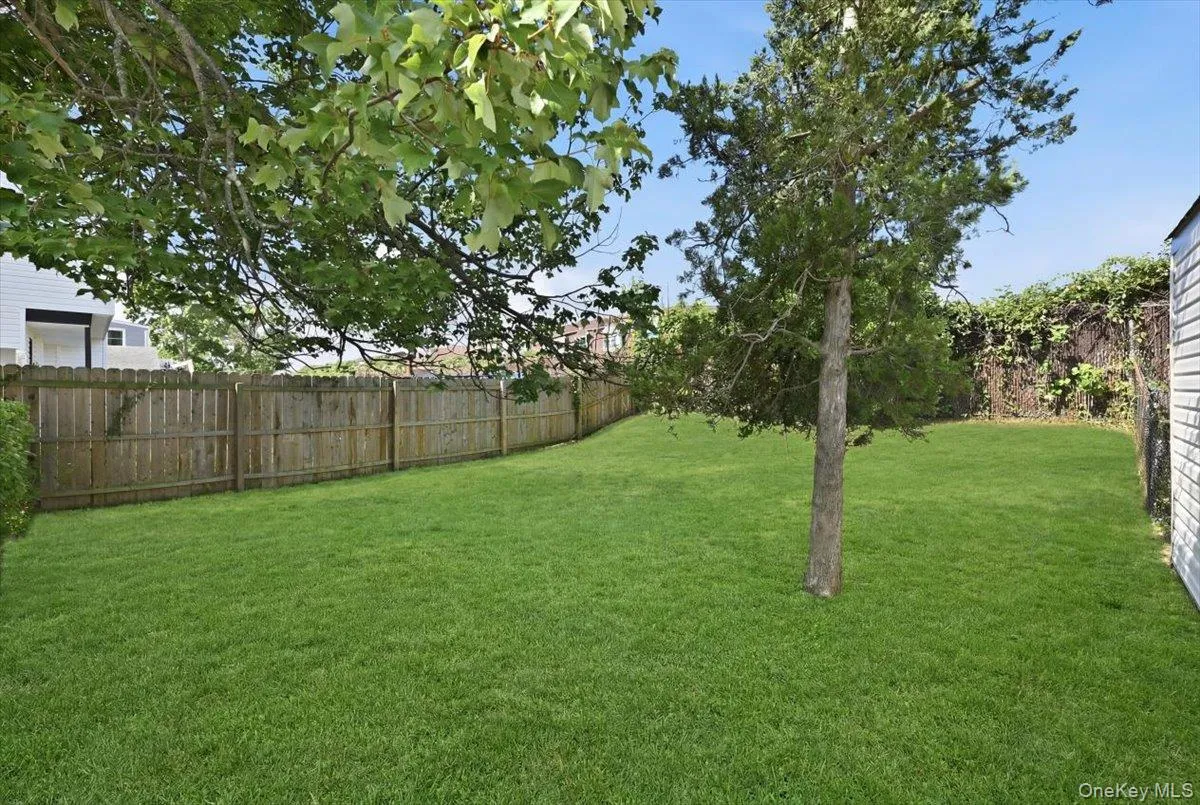 310 west Drive, Babylon, NY, 4 Bedrooms Bedrooms, 8 Rooms Rooms,1 BathroomBathrooms,Residential,For Rent,west,0,1024557 310 west Drive, Babylon, NY, 4 Bedrooms Bedrooms, 8 Rooms Rooms,1 BathroomBathrooms,Residential,For Rent,west,0,1024557