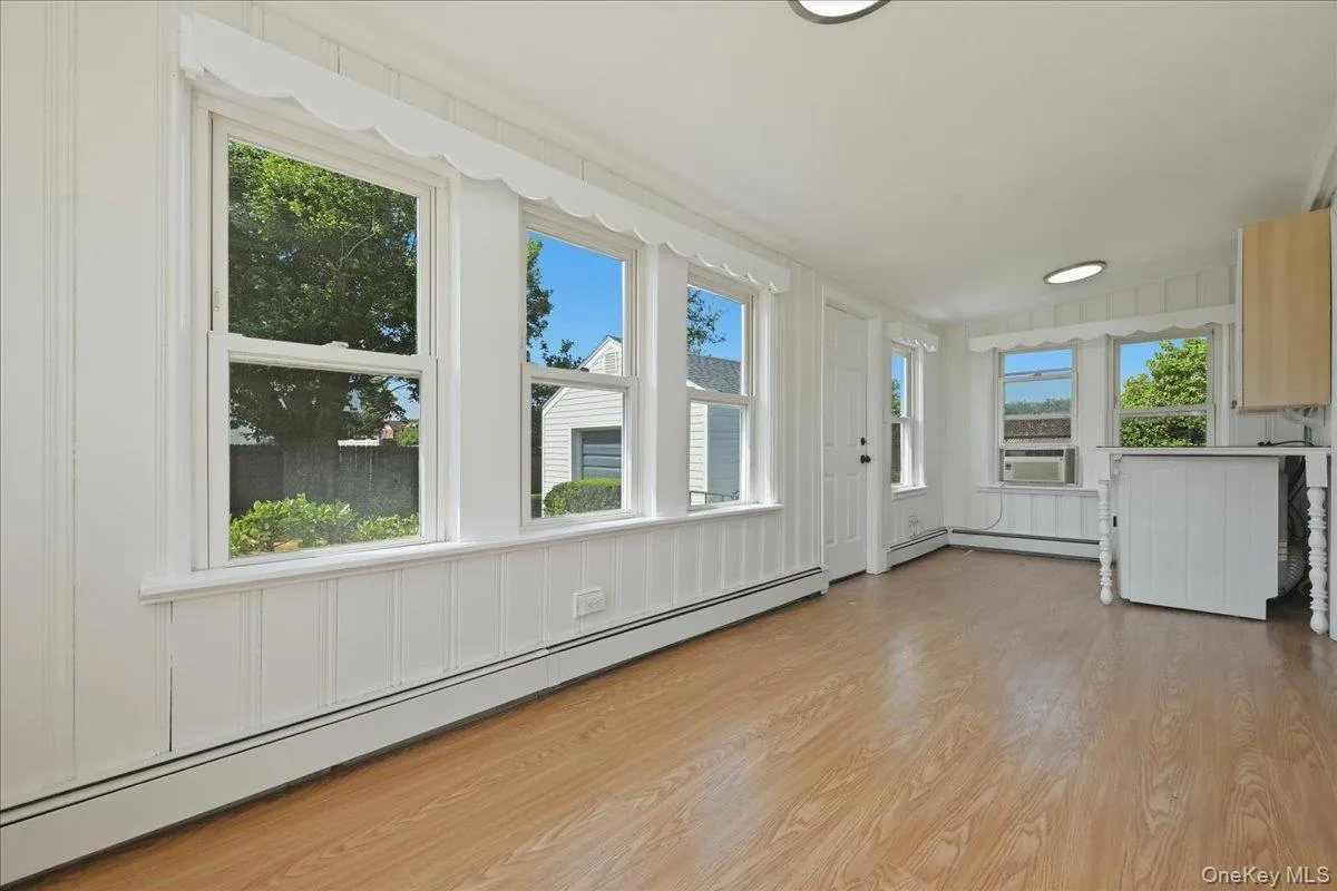 310 west Drive, Babylon, NY, 4 Bedrooms Bedrooms, 8 Rooms Rooms,1 BathroomBathrooms,Residential,For Rent,west,0,1024557 310 west Drive, Babylon, NY, 4 Bedrooms Bedrooms, 8 Rooms Rooms,1 BathroomBathrooms,Residential,For Rent,west,0,1024557