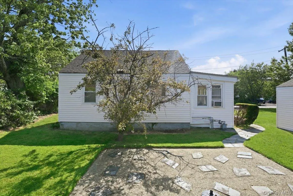 310 west Drive, Babylon, NY, 4 Bedrooms Bedrooms, 8 Rooms Rooms,1 BathroomBathrooms,Residential,For Rent,west,0,1024557 310 west Drive, Babylon, NY, 4 Bedrooms Bedrooms, 8 Rooms Rooms,1 BathroomBathrooms,Residential,For Rent,west,0,1024557