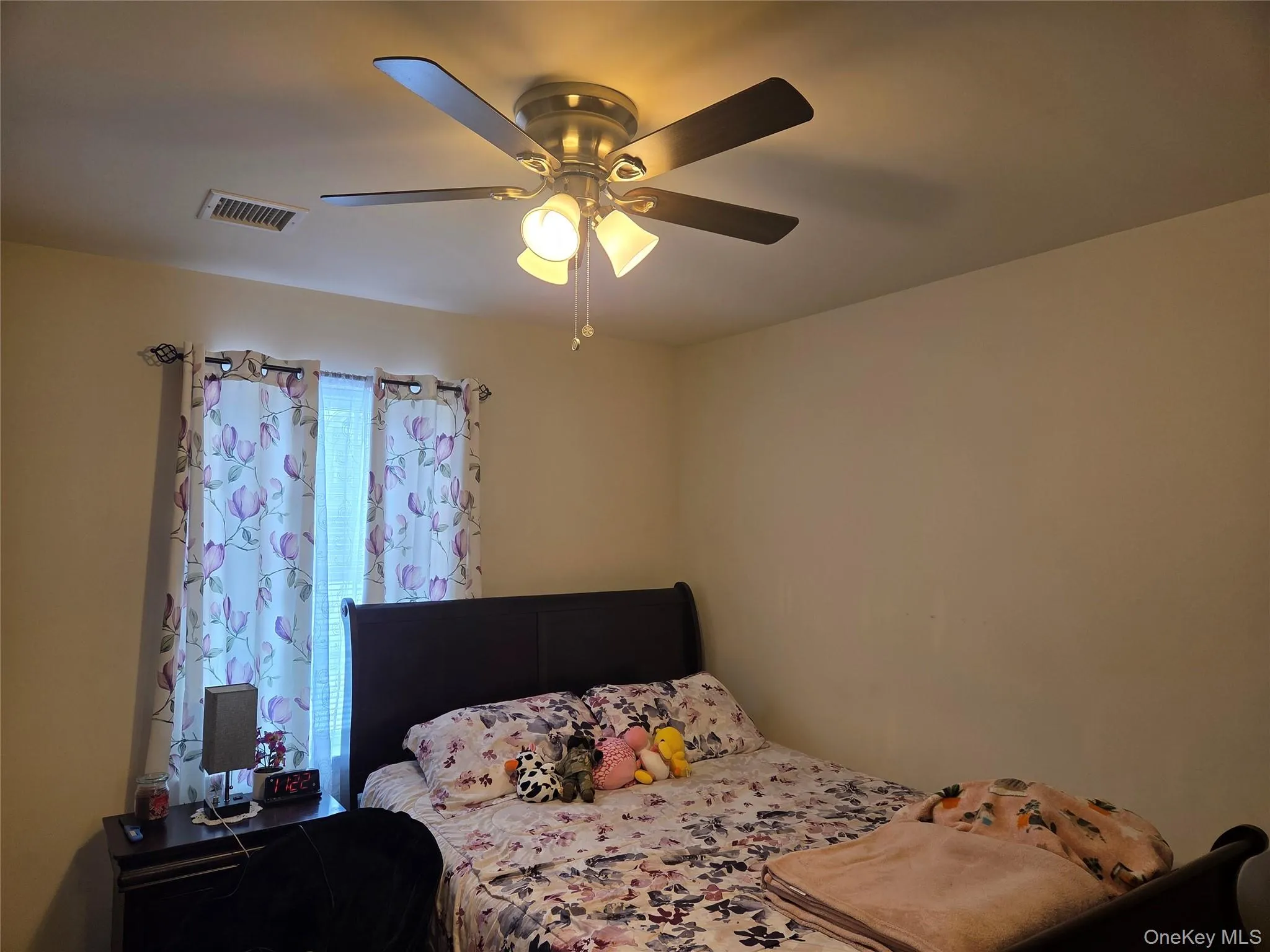 13 Avenue B, Middletown, NY, 4 Bedrooms Bedrooms, 10 Rooms Rooms,3 BathroomsBathrooms,Residential,For Rent,Avenue B,0,1024560 13 Avenue B, Middletown, NY, 4 Bedrooms Bedrooms, 10 Rooms Rooms,3 BathroomsBathrooms,Residential,For Rent,Avenue B,0,1024560