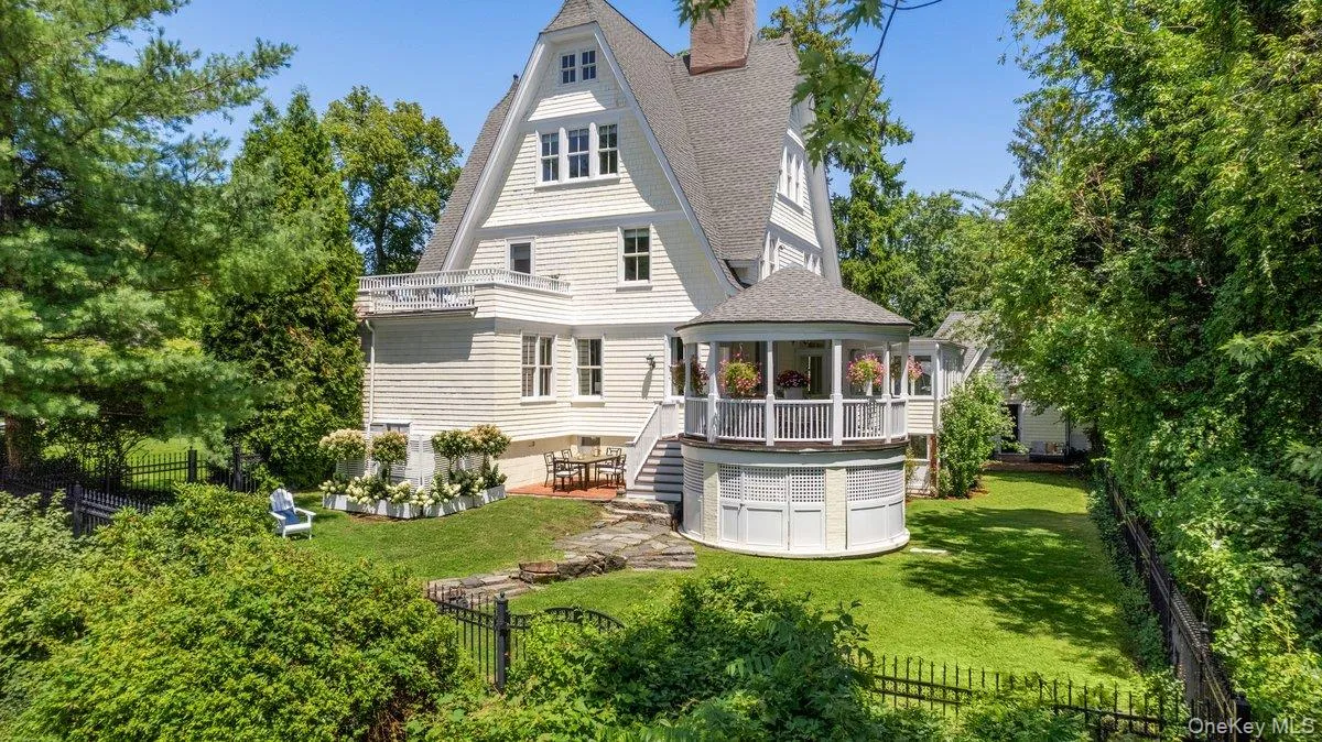 731 Forest Avenue, Rye City, NY, 6 Bedrooms Bedrooms, 11 Rooms Rooms,5 BathroomsBathrooms,Residential,For Rent,Forest,0,1024563 731 Forest Avenue, Rye City, NY, 6 Bedrooms Bedrooms, 11 Rooms Rooms,5 BathroomsBathrooms,Residential,For Rent,Forest,0,1024563