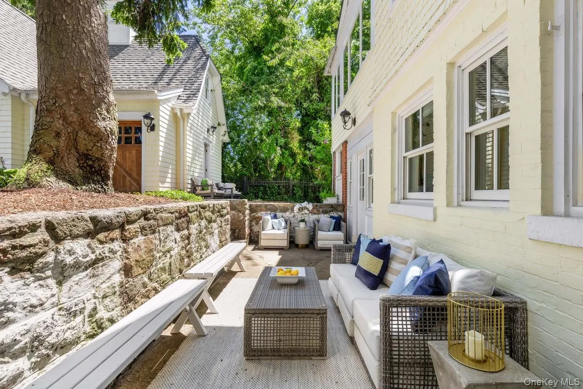 731 Forest Avenue, Rye City, NY, 6 Bedrooms Bedrooms, 11 Rooms Rooms,5 BathroomsBathrooms,Residential,For Rent,Forest,0,1024563 731 Forest Avenue, Rye City, NY, 6 Bedrooms Bedrooms, 11 Rooms Rooms,5 BathroomsBathrooms,Residential,For Rent,Forest,0,1024563
