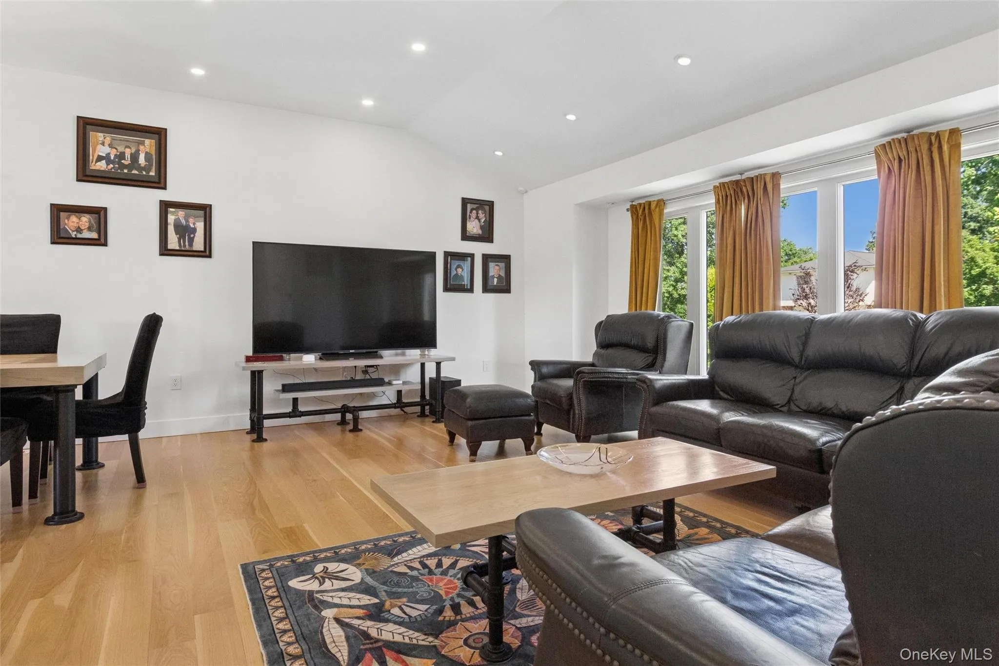 51 Dogwood Road, North Hempstead, NY, 4 Bedrooms Bedrooms, 7 Rooms Rooms,2 BathroomsBathrooms,Residential,For Rent,Dogwood,0,1024565 51 Dogwood Road, North Hempstead, NY, 4 Bedrooms Bedrooms, 7 Rooms Rooms,2 BathroomsBathrooms,Residential,For Rent,Dogwood,0,1024565