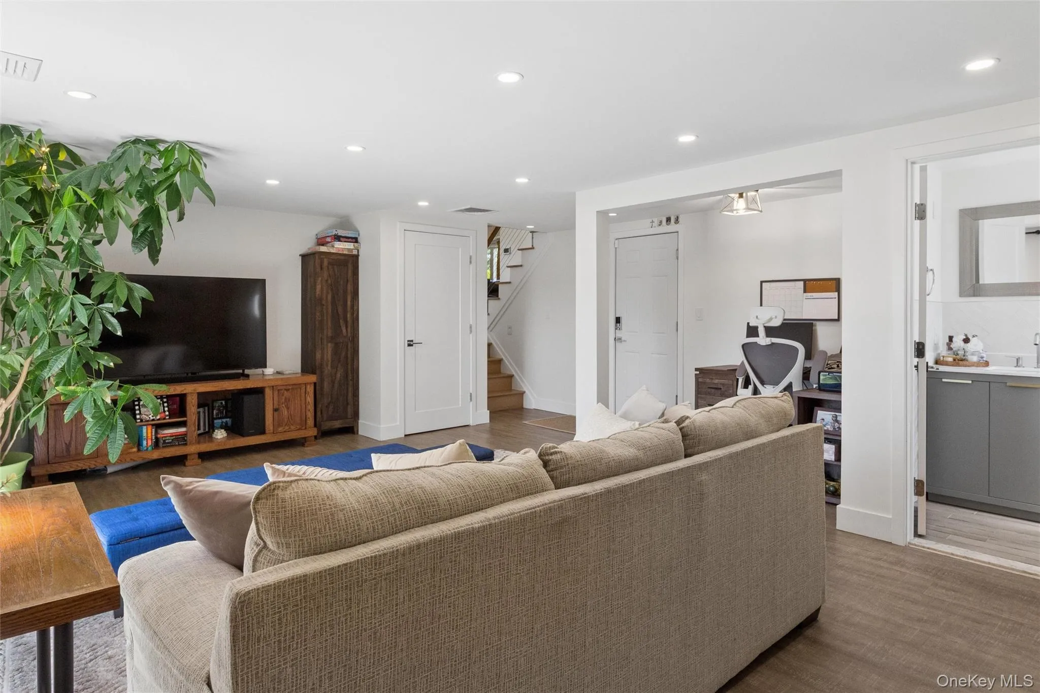 51 Dogwood Road, North Hempstead, NY, 4 Bedrooms Bedrooms, 7 Rooms Rooms,2 BathroomsBathrooms,Residential,For Rent,Dogwood,0,1024565 51 Dogwood Road, North Hempstead, NY, 4 Bedrooms Bedrooms, 7 Rooms Rooms,2 BathroomsBathrooms,Residential,For Rent,Dogwood,0,1024565