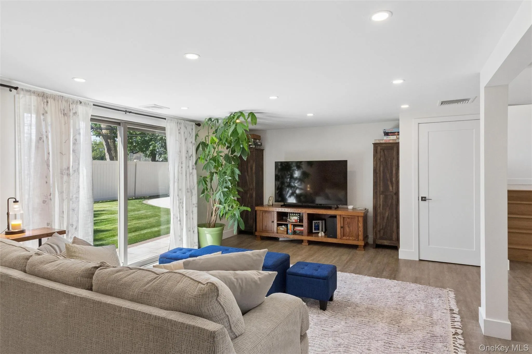 51 Dogwood Road, North Hempstead, NY, 4 Bedrooms Bedrooms, 7 Rooms Rooms,2 BathroomsBathrooms,Residential,For Rent,Dogwood,0,1024565 51 Dogwood Road, North Hempstead, NY, 4 Bedrooms Bedrooms, 7 Rooms Rooms,2 BathroomsBathrooms,Residential,For Rent,Dogwood,0,1024565