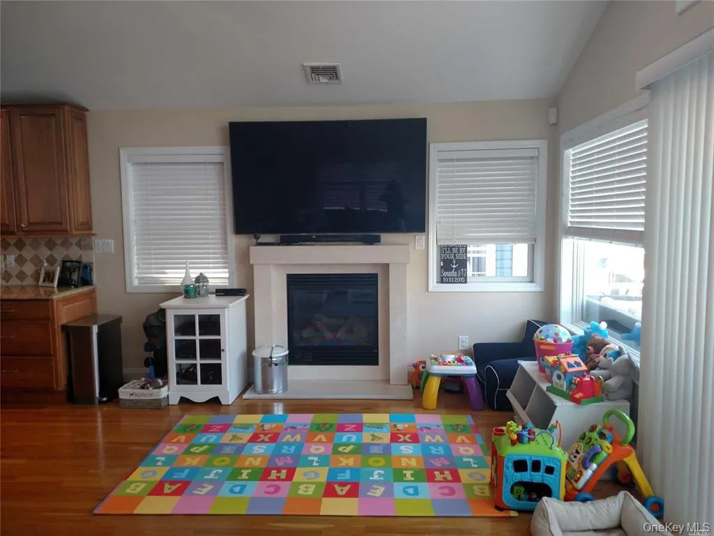 100 Wyoming Avenue, Long Beach, NY, 3 Bedrooms Bedrooms, 7 Rooms Rooms,2 BathroomsBathrooms,Residential Lease,For Rent,Wyoming,0,1024569 100 Wyoming Avenue, Long Beach, NY, 3 Bedrooms Bedrooms, 7 Rooms Rooms,2 BathroomsBathrooms,Residential Lease,For Rent,Wyoming,0,1024569