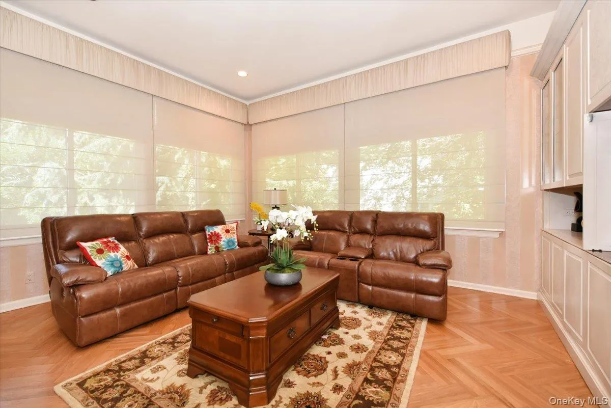 13 Vista Drive, North Hempstead, NY, 3 Bedrooms Bedrooms, 8 Rooms Rooms,2 BathroomsBathrooms,Residential,For Rent,Vista,0,1024575 13 Vista Drive, North Hempstead, NY, 3 Bedrooms Bedrooms, 8 Rooms Rooms,2 BathroomsBathrooms,Residential,For Rent,Vista,0,1024575