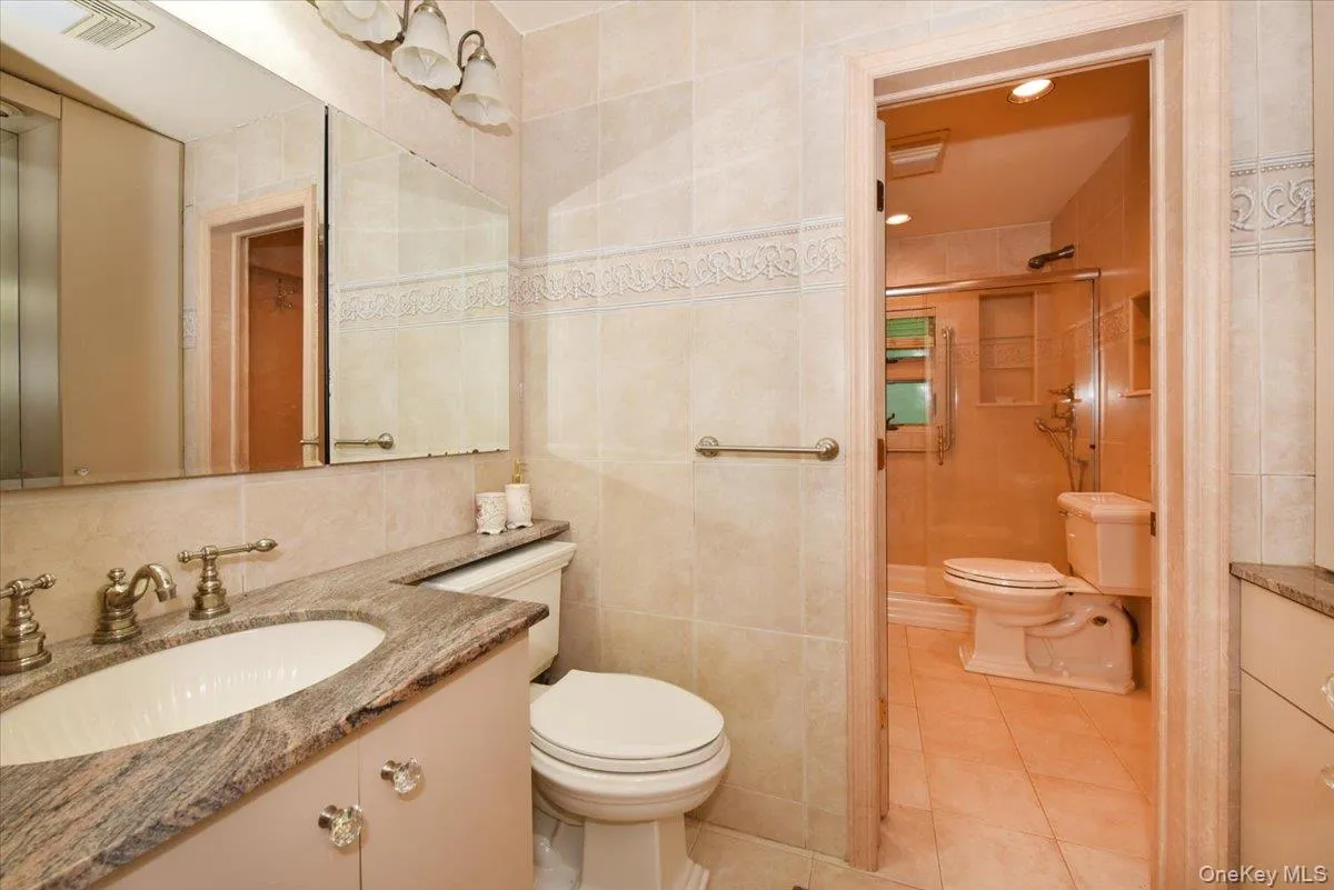 13 Vista Drive, North Hempstead, NY, 3 Bedrooms Bedrooms, 8 Rooms Rooms,2 BathroomsBathrooms,Residential,For Rent,Vista,0,1024575 13 Vista Drive, North Hempstead, NY, 3 Bedrooms Bedrooms, 8 Rooms Rooms,2 BathroomsBathrooms,Residential,For Rent,Vista,0,1024575